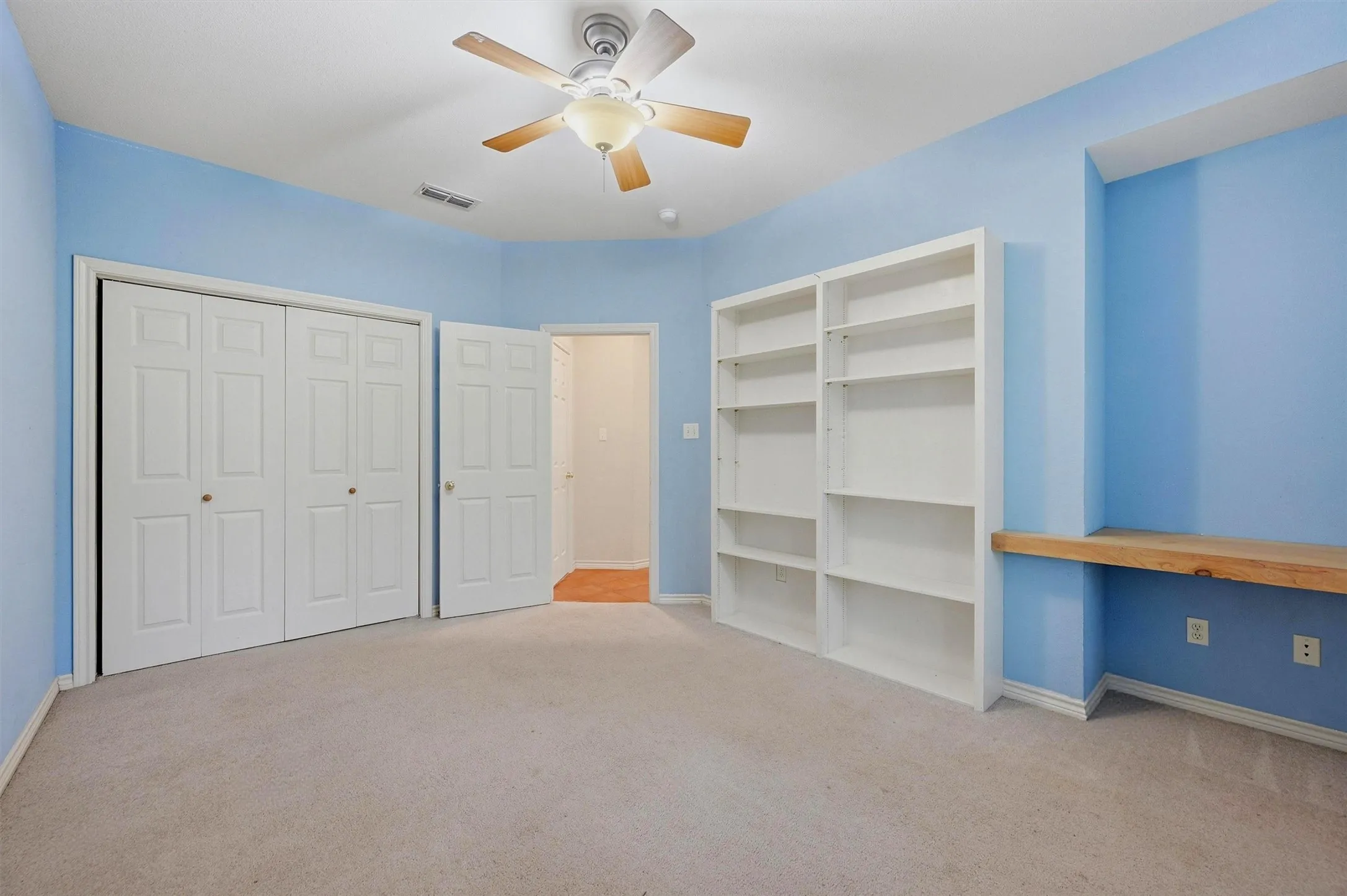 Single Family Residence For Sale in Grayson County , 66 Tucker Street, Pottsboro, Texas 75076, 4 Bedroom, 3 Bathroom, 3 Garage spaces, 2,215 Sqft, built in 2004, Preowned, mls#21254207, Real Estate Agent in Pottsboro, Homes For Sale in Grayson county, Homes For Sale in Pottsboro, Realtor in Pottsboro Texas, Real Estate Brokerage Independent Realty Texas, Luminita Cordes Realtor