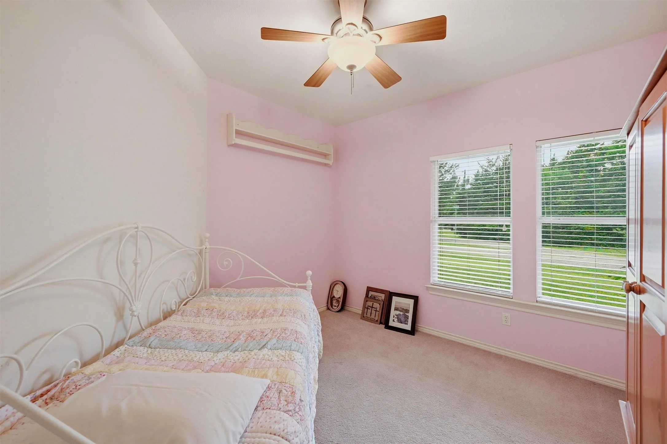 Single Family Residence For Sale in Grayson County , 66 Tucker Street, Pottsboro, Texas 75076, 4 Bedroom, 3 Bathroom, 3 Garage spaces, 2,215 Sqft, built in 2004, Preowned, mls#21254207, Real Estate Agent in Pottsboro, Homes For Sale in Grayson county, Homes For Sale in Pottsboro, Realtor in Pottsboro Texas, Real Estate Brokerage Independent Realty Texas, Luminita Cordes Realtor