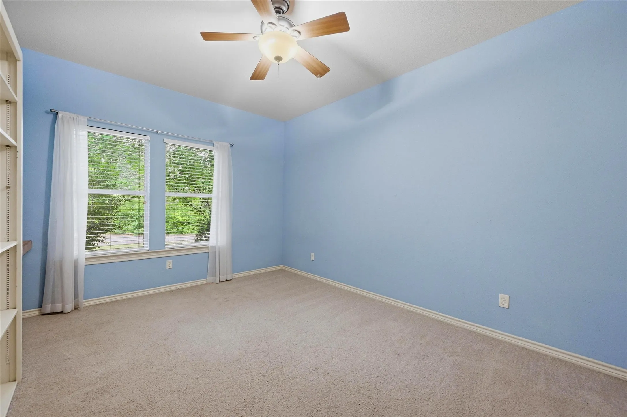 Single Family Residence For Sale in Grayson County , 66 Tucker Street, Pottsboro, Texas 75076, 4 Bedroom, 3 Bathroom, 3 Garage spaces, 2,215 Sqft, built in 2004, Preowned, mls#21254207, Real Estate Agent in Pottsboro, Homes For Sale in Grayson county, Homes For Sale in Pottsboro, Realtor in Pottsboro Texas, Real Estate Brokerage Independent Realty Texas, Luminita Cordes Realtor