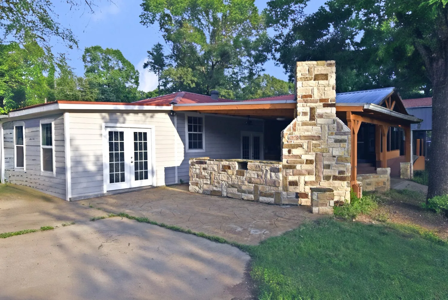 Single Family Residence For Sale in Wood County , 1489 County Road 1858, Yantis, Texas 75497, 3 Bedrooms, 2 Bathrooms, 2 Garage spaces, 2,630 Sqft, built in 0, Preowned, Price $449,000, mls#21257229, Real Estate Agent in Yantis, Homes For Sale in Wood county, Homes For Sale in Yantis, Realtor in Yantis Texas, Real Estate Brokerage Independent Realty Texas, Luminita Cordes Realtor
