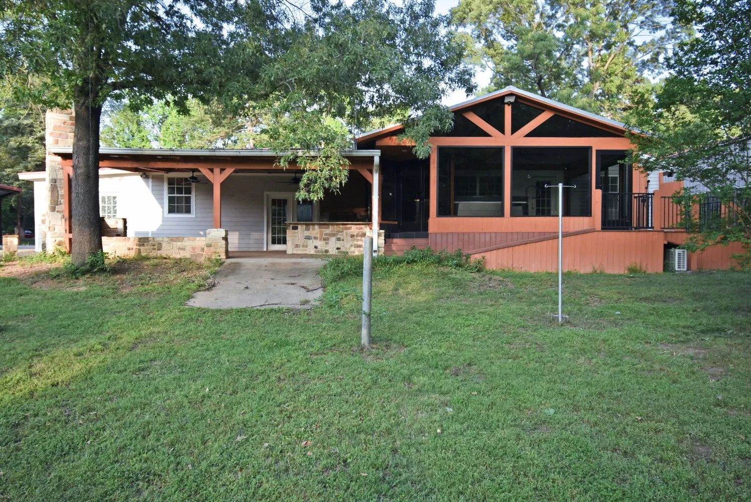 Single Family Residence For Sale in Wood County , 1489 County Road 1858, Yantis, Texas 75497, 3 Bedrooms, 2 Bathrooms, 2 Garage spaces, 2,630 Sqft, built in 0, Preowned, Price $449,000, mls#21257229, Real Estate Agent in Yantis, Homes For Sale in Wood county, Homes For Sale in Yantis, Realtor in Yantis Texas, Real Estate Brokerage Independent Realty Texas, Luminita Cordes Realtor