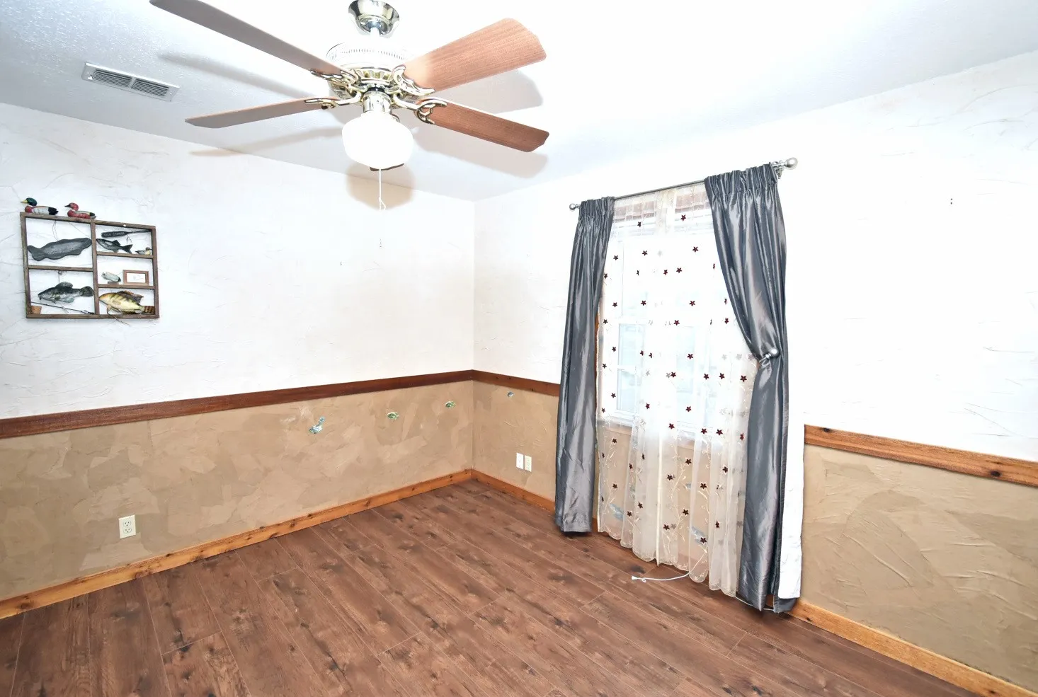 Single Family Residence For Sale in Wood County , 1489 County Road 1858, Yantis, Texas 75497, 3 Bedrooms, 2 Bathrooms, 2 Garage spaces, 2,630 Sqft, built in 0, Preowned, Price $449,000, mls#21257229, Real Estate Agent in Yantis, Homes For Sale in Wood county, Homes For Sale in Yantis, Realtor in Yantis Texas, Real Estate Brokerage Independent Realty Texas, Luminita Cordes Realtor