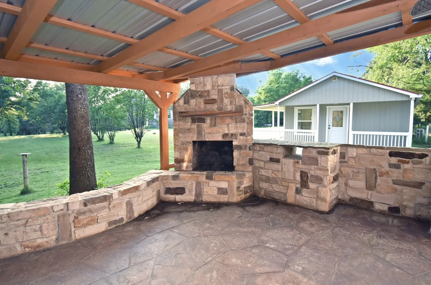 Single Family Residence For Sale in Wood County , 1489 County Road 1858, Yantis, Texas 75497, 3 Bedrooms, 2 Bathrooms, 2 Garage spaces, 2,630 Sqft, built in 0, Preowned, Price $449,000, mls#21257229, Real Estate Agent in Yantis, Homes For Sale in Wood county, Homes For Sale in Yantis, Realtor in Yantis Texas, Real Estate Brokerage Independent Realty Texas, Luminita Cordes Realtor