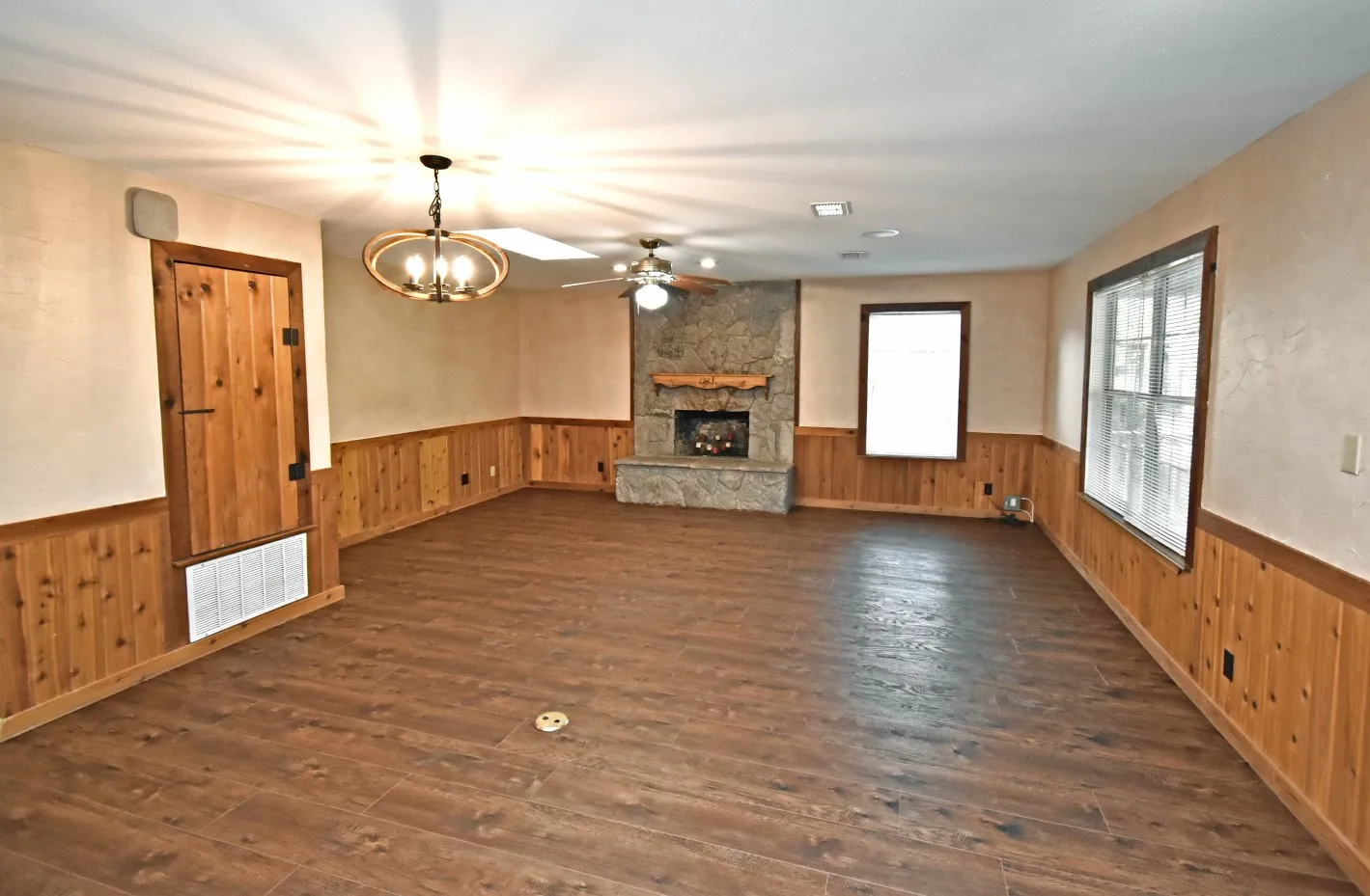Single Family Residence For Sale in Wood County , 1489 County Road 1858, Yantis, Texas 75497, 3 Bedrooms, 2 Bathrooms, 2 Garage spaces, 2,630 Sqft, built in 0, Preowned, Price $449,000, mls#21257229, Real Estate Agent in Yantis, Homes For Sale in Wood county, Homes For Sale in Yantis, Realtor in Yantis Texas, Real Estate Brokerage Independent Realty Texas, Luminita Cordes Realtor