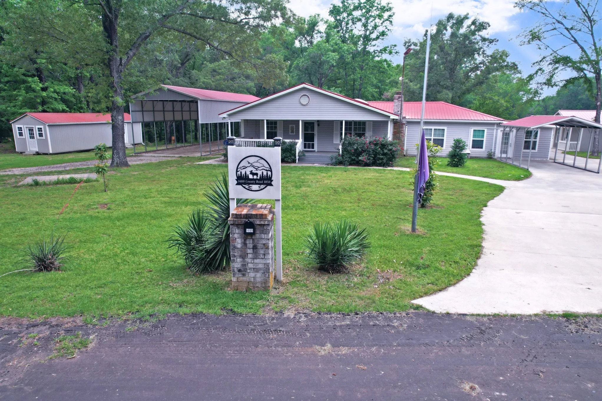 Single Family Residence For Sale in Wood County , 1489 County Road 1858, Yantis, Texas 75497, 3 Bedrooms, 2 Bathrooms, 2 Garage spaces, 2,630 Sqft, built in 0, Preowned, Price $449,000, mls#21257229, Real Estate Agent in Yantis, Homes For Sale in Wood county, Homes For Sale in Yantis, Realtor in Yantis Texas, Real Estate Brokerage Independent Realty Texas, Luminita Cordes Realtor