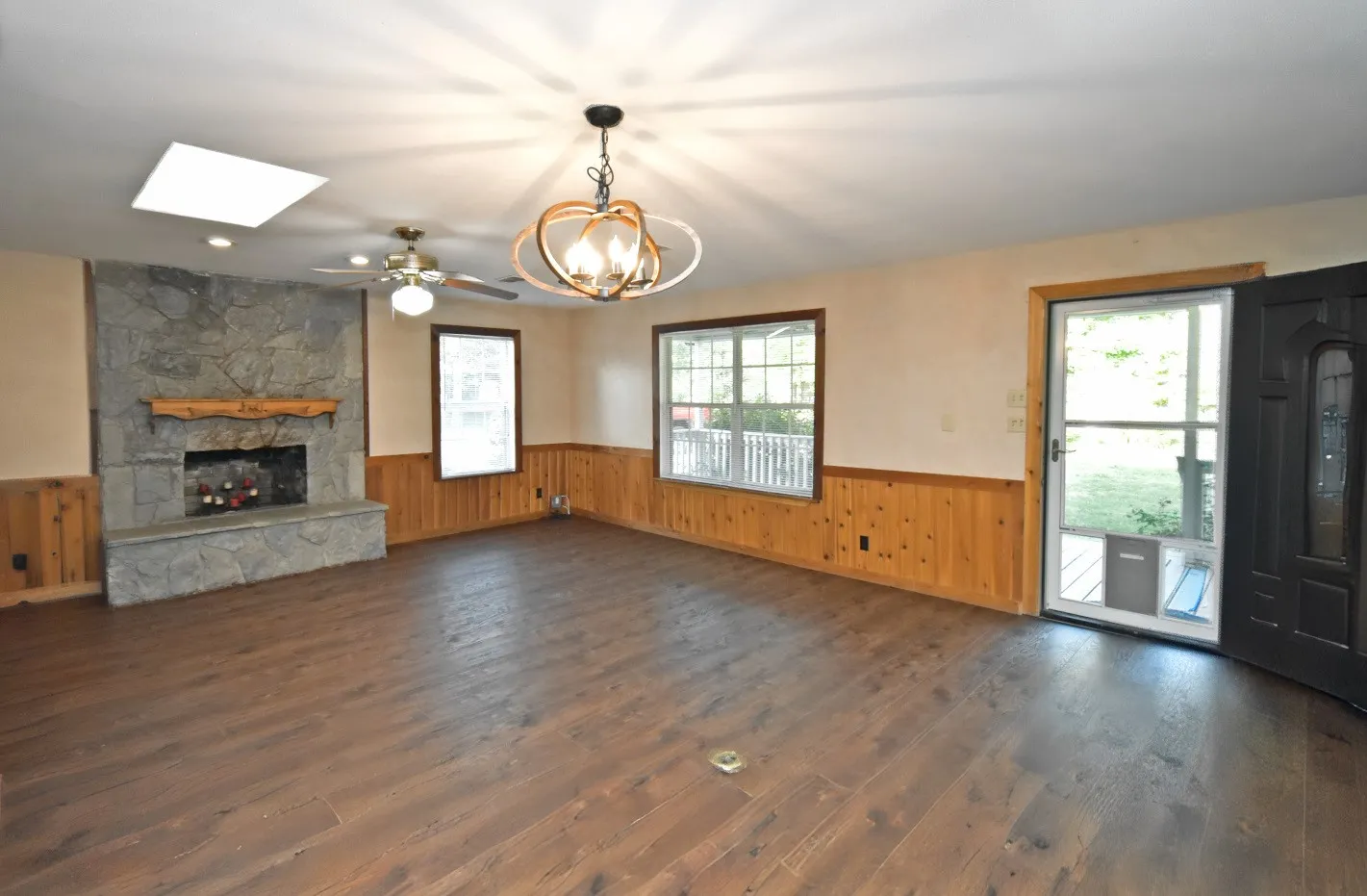 Single Family Residence For Sale in Wood County , 1489 County Road 1858, Yantis, Texas 75497, 3 Bedrooms, 2 Bathrooms, 2 Garage spaces, 2,630 Sqft, built in 0, Preowned, Price $449,000, mls#21257229, Real Estate Agent in Yantis, Homes For Sale in Wood county, Homes For Sale in Yantis, Realtor in Yantis Texas, Real Estate Brokerage Independent Realty Texas, Luminita Cordes Realtor