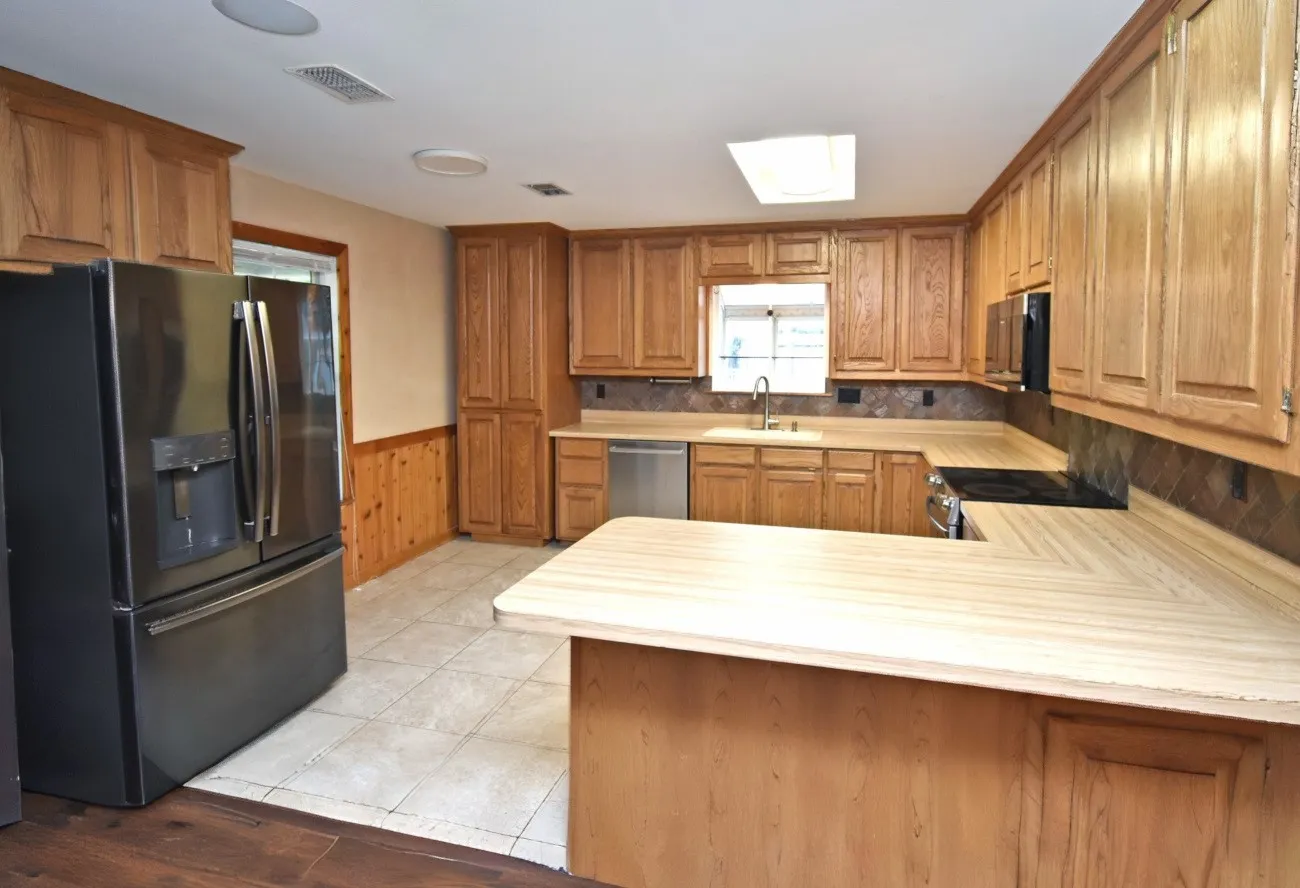 Single Family Residence For Sale in Wood County , 1489 County Road 1858, Yantis, Texas 75497, 3 Bedrooms, 2 Bathrooms, 2 Garage spaces, 2,630 Sqft, built in 0, Preowned, Price $449,000, mls#21257229, Real Estate Agent in Yantis, Homes For Sale in Wood county, Homes For Sale in Yantis, Realtor in Yantis Texas, Real Estate Brokerage Independent Realty Texas, Luminita Cordes Realtor