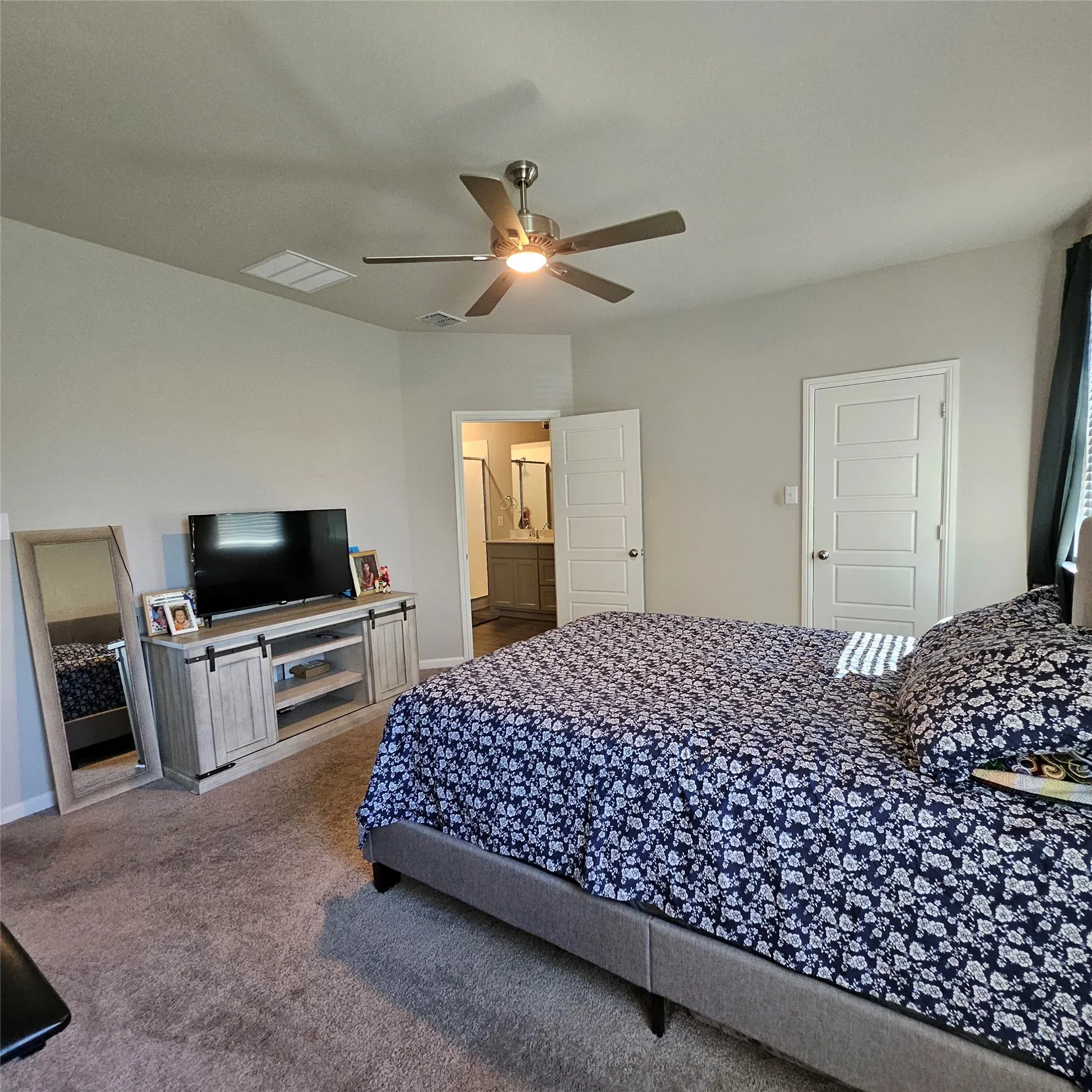 Single Family Residence For Sale in Collin County , 604 Shade Tree Way, Princeton, Texas 75407, 3 Bedroom, 3 Bathroom, 2 Garage spaces, 1,807 Sqft, built in 2020, Preowned, Price $335,000, mls#21257522, Real Estate Agent in Princeton, Homes For Sale in Collin county, Homes For Sale in Princeton, Realtor in Princeton Texas, Real Estate Brokerage Independent Realty Texas, Luminita Cordes Realtor