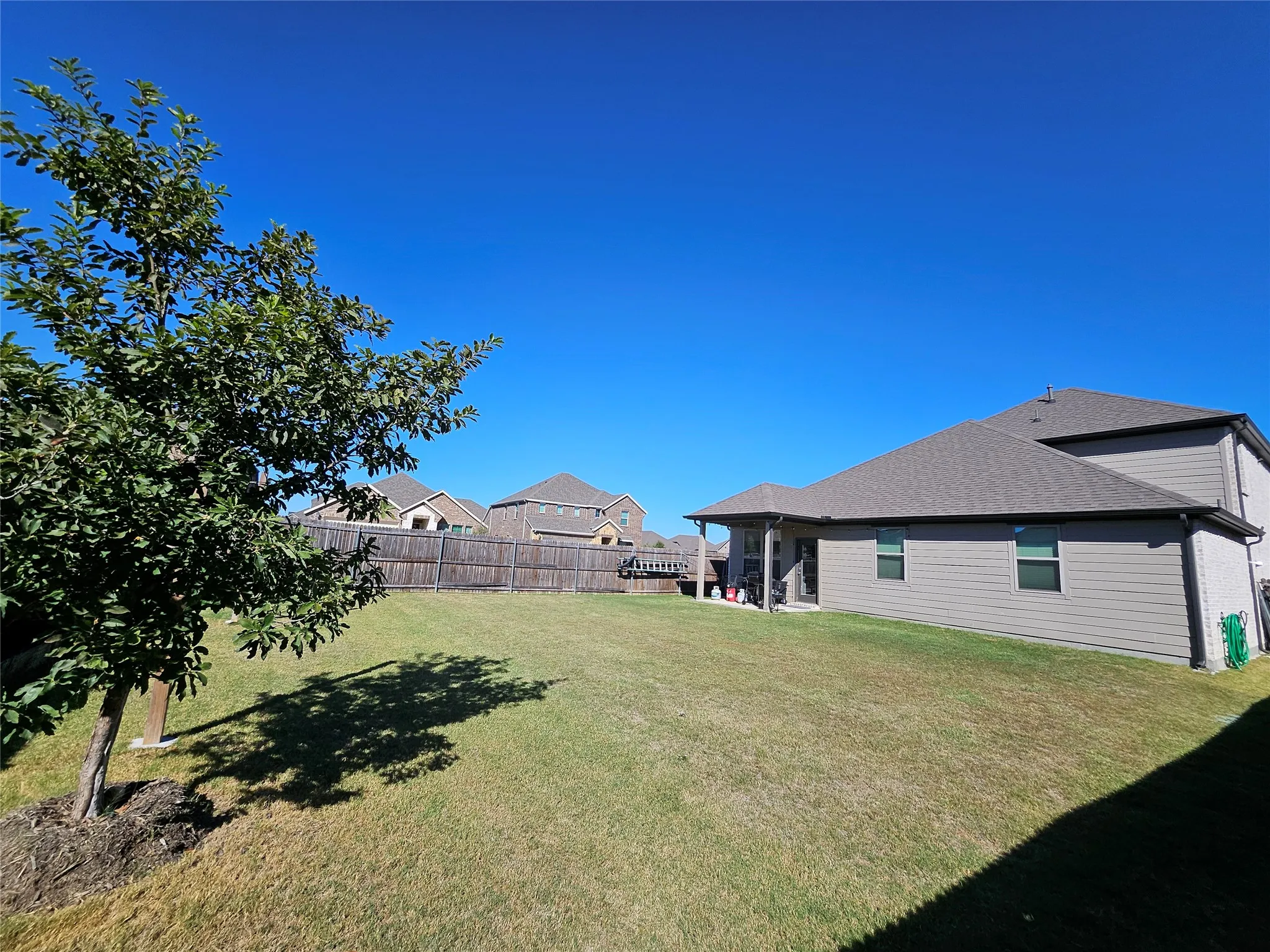 Single Family Residence For Sale in Collin County , 604 Shade Tree Way, Princeton, Texas 75407, 3 Bedroom, 3 Bathroom, 2 Garage spaces, 1,807 Sqft, built in 2020, Preowned, Price $335,000, mls#21257522, Real Estate Agent in Princeton, Homes For Sale in Collin county, Homes For Sale in Princeton, Realtor in Princeton Texas, Real Estate Brokerage Independent Realty Texas, Luminita Cordes Realtor