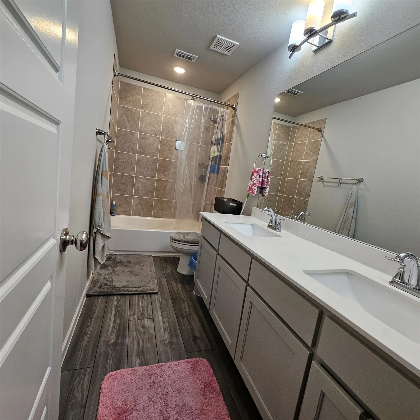 Single Family Residence For Sale in Collin County , 604 Shade Tree Way, Princeton, Texas 75407, 3 Bedroom, 3 Bathroom, 2 Garage spaces, 1,807 Sqft, built in 2020, Preowned, Price $335,000, mls#21257522, Real Estate Agent in Princeton, Homes For Sale in Collin county, Homes For Sale in Princeton, Realtor in Princeton Texas, Real Estate Brokerage Independent Realty Texas, Luminita Cordes Realtor