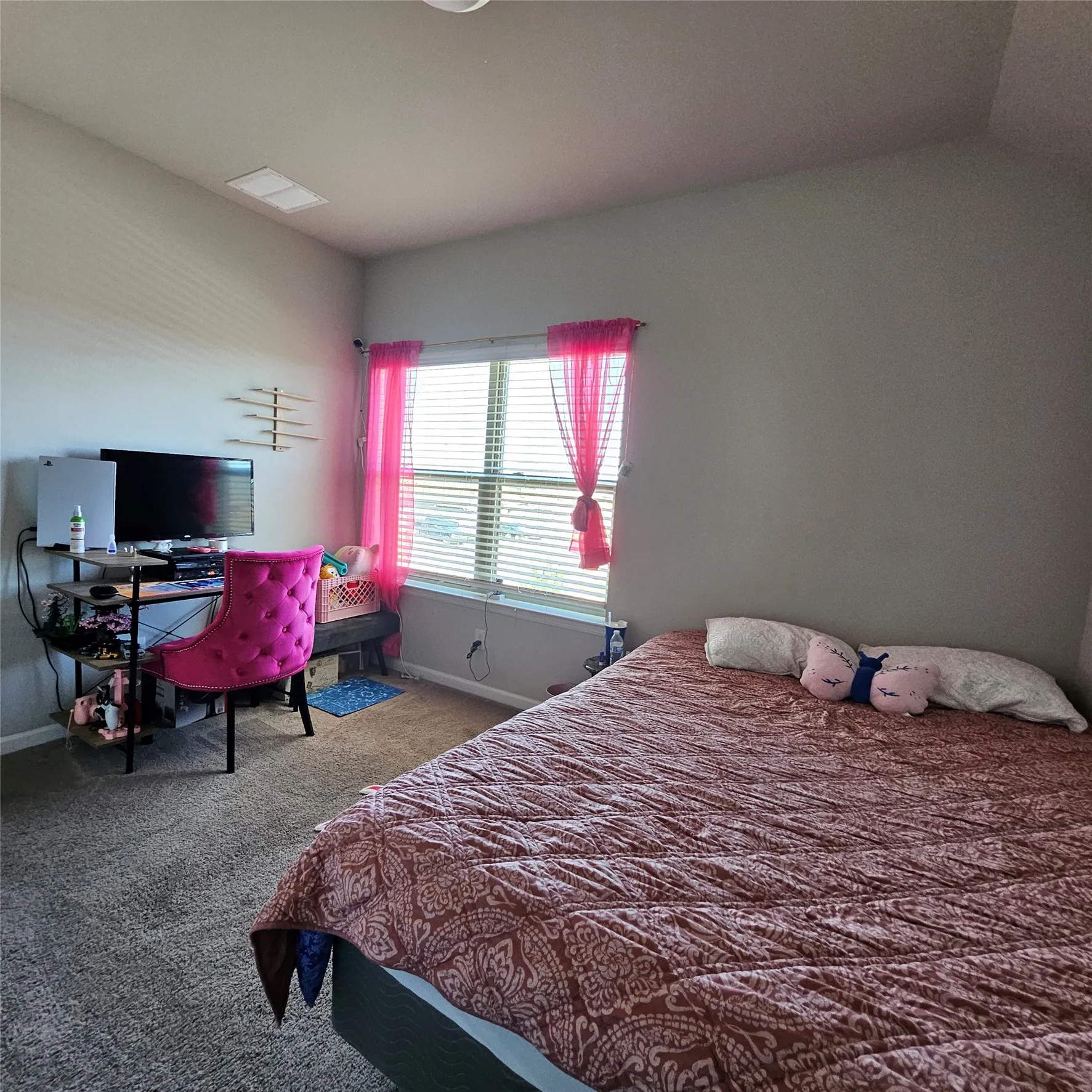 Single Family Residence For Sale in Collin County , 604 Shade Tree Way, Princeton, Texas 75407, 3 Bedroom, 3 Bathroom, 2 Garage spaces, 1,807 Sqft, built in 2020, Preowned, Price $335,000, mls#21257522, Real Estate Agent in Princeton, Homes For Sale in Collin county, Homes For Sale in Princeton, Realtor in Princeton Texas, Real Estate Brokerage Independent Realty Texas, Luminita Cordes Realtor
