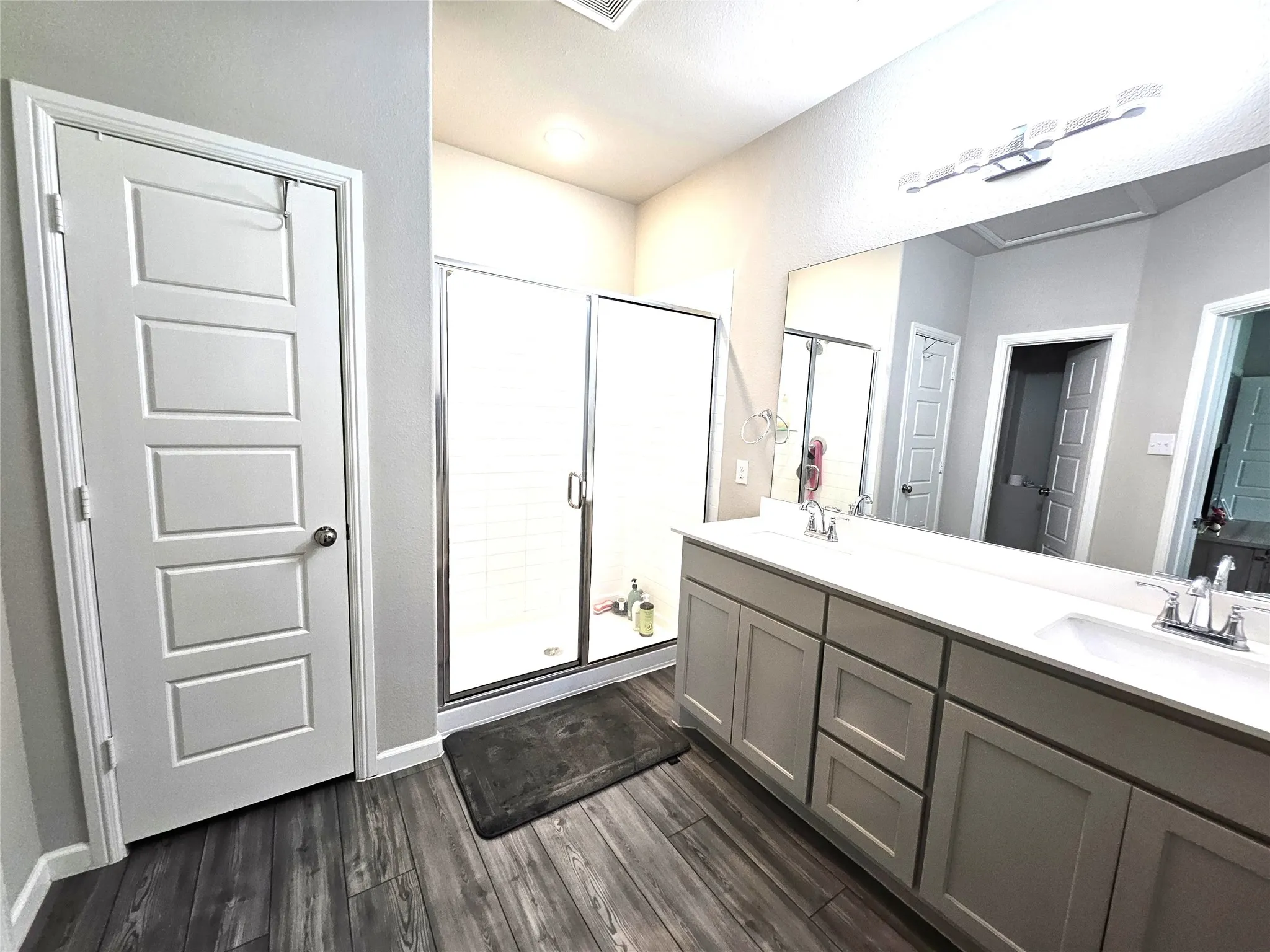 Single Family Residence For Sale in Collin County , 604 Shade Tree Way, Princeton, Texas 75407, 3 Bedroom, 3 Bathroom, 2 Garage spaces, 1,807 Sqft, built in 2020, Preowned, Price $335,000, mls#21257522, Real Estate Agent in Princeton, Homes For Sale in Collin county, Homes For Sale in Princeton, Realtor in Princeton Texas, Real Estate Brokerage Independent Realty Texas, Luminita Cordes Realtor