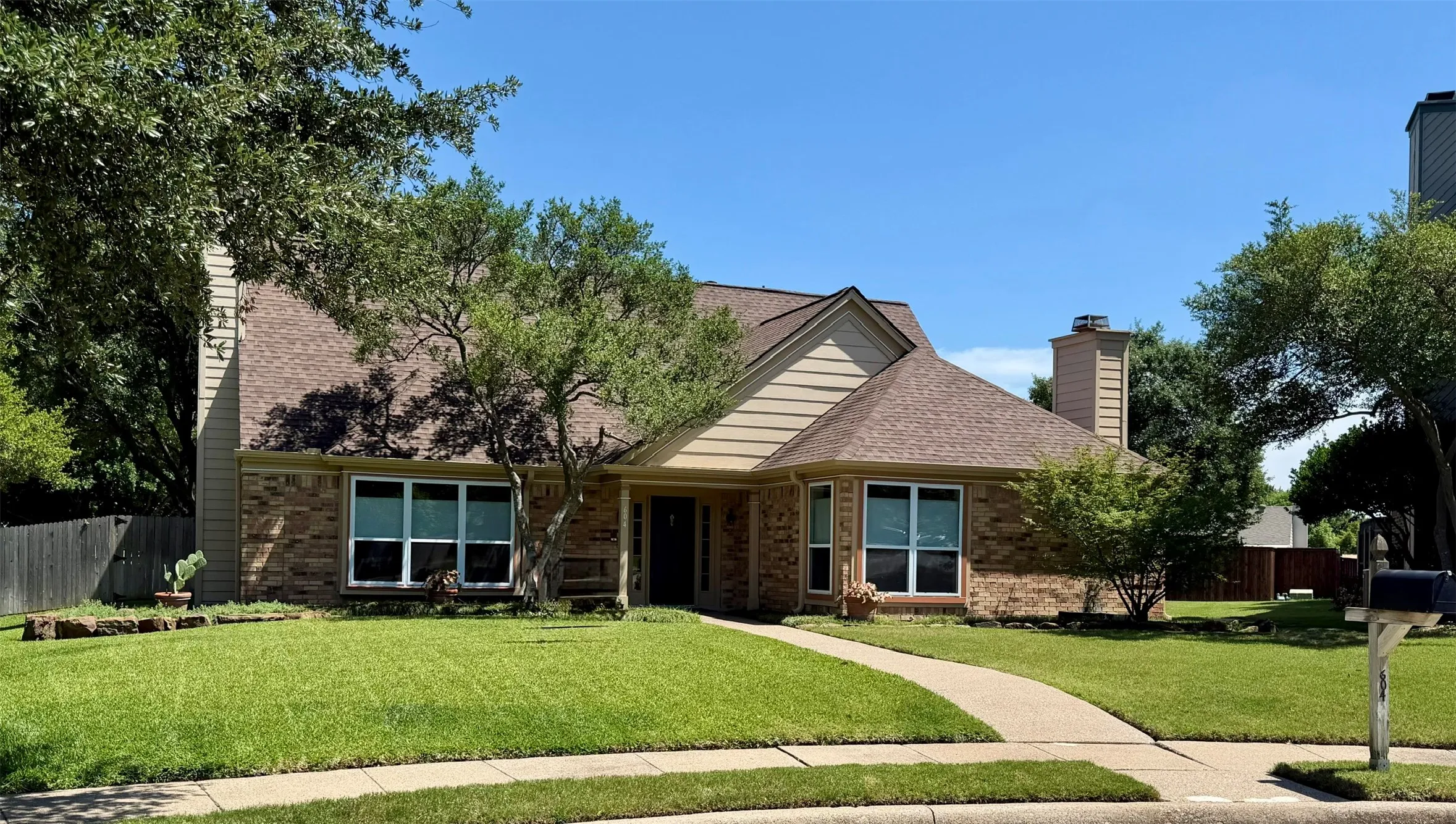 Single Family Residence For Sale in Collin County , 604 Hightrail Drive, Allen, Texas 75002, 3 Bedroom, 3 Bathroom, 2 Garage spaces, 2,162 Sqft, built in 1986, Preowned, mls#21253610, Real Estate Agent in Allen, Homes For Sale in Collin county, Homes For Sale in Allen, Realtor in Allen Texas, Real Estate Brokerage Independent Realty Texas, Luminita Cordes Realtor