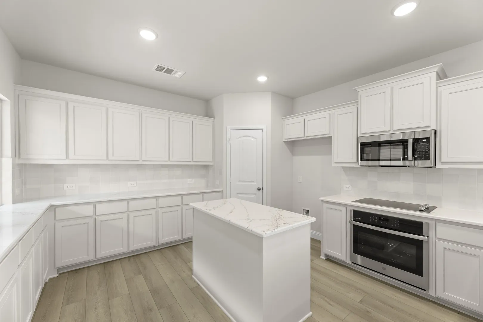 1728 Meadow Crest - Kitchen (2)