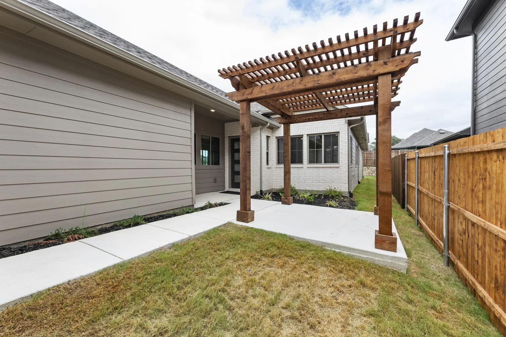 1728 Meadow Crest - Patio