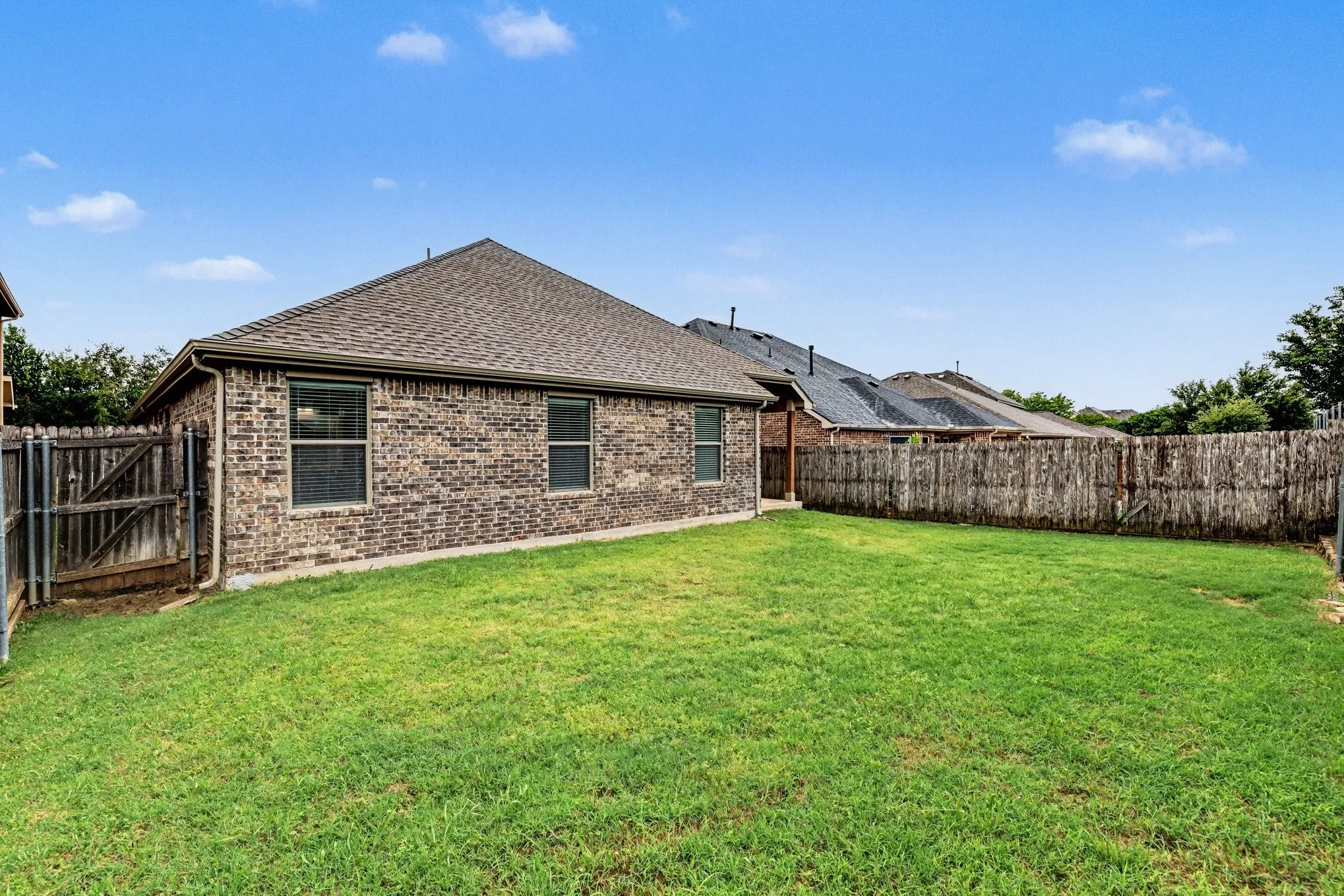 Single Family Residence For Sale in Denton County , 2617 Annamarie Drive, Little Elm, Texas 75068, 4 Bedroom, 2 Bathroom, 2 Garage spaces, 2,021 Sqft, built in 2014, mls#21257418, Real Estate Agent in Little Elm, Homes For Sale in Denton county, Homes For Sale in Little Elm, Realtor in Little Elm Texas, Real Estate Brokerage Independent Realty Texas, Luminita Cordes Realtor