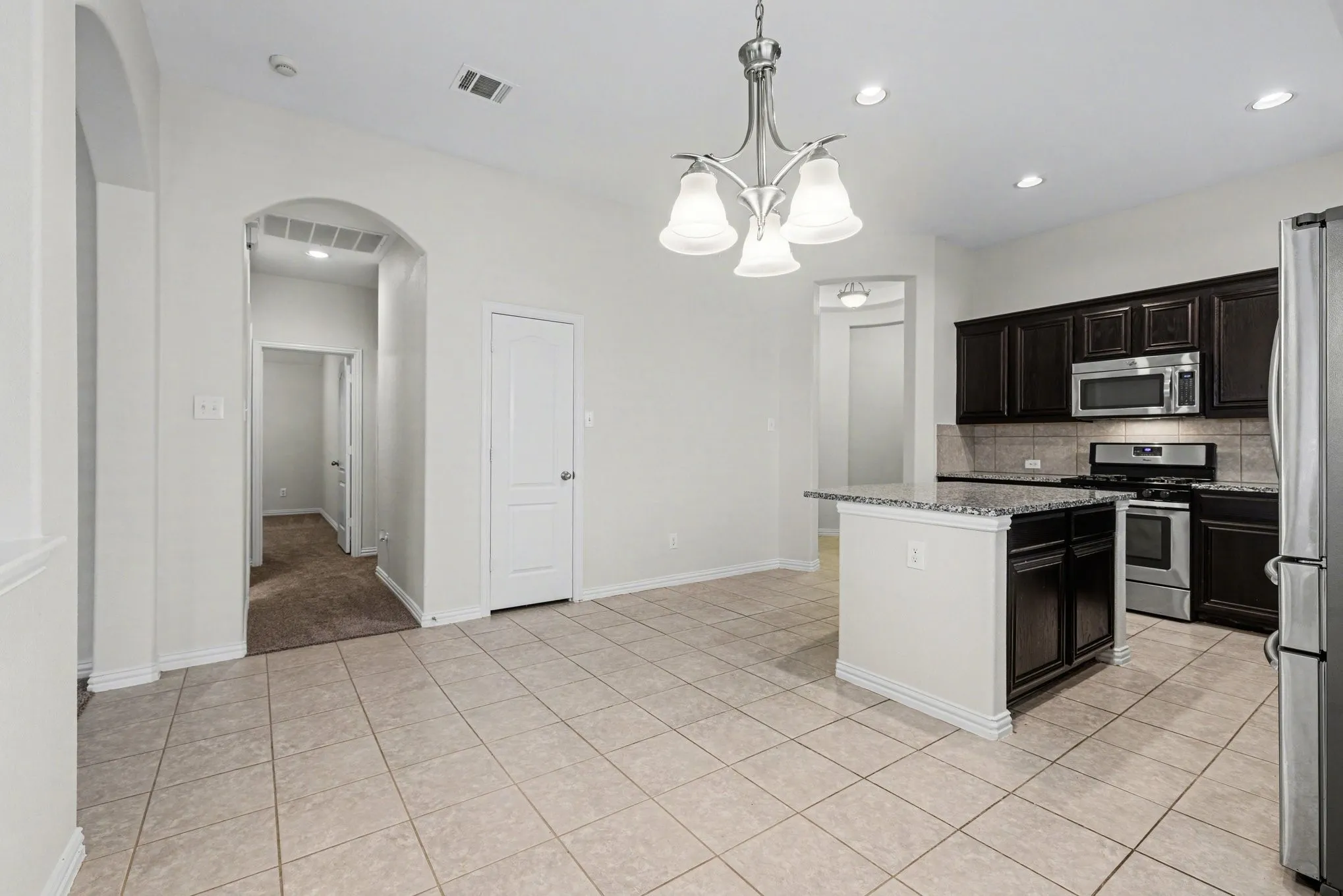 Single Family Residence For Sale in Denton County , 2617 Annamarie Drive, Little Elm, Texas 75068, 4 Bedroom, 2 Bathroom, 2 Garage spaces, 2,021 Sqft, built in 2014, mls#21257418, Real Estate Agent in Little Elm, Homes For Sale in Denton county, Homes For Sale in Little Elm, Realtor in Little Elm Texas, Real Estate Brokerage Independent Realty Texas, Luminita Cordes Realtor