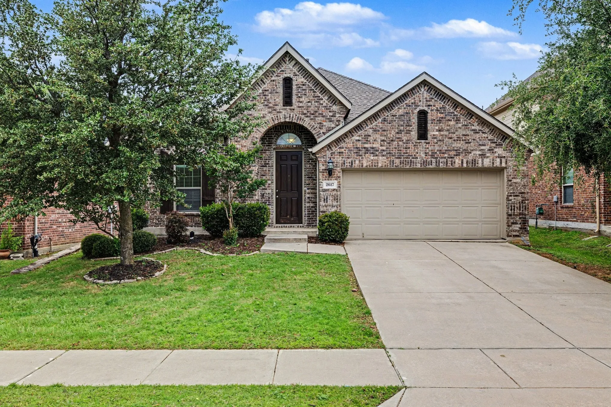 Single Family Residence For Sale in Denton County , 2617 Annamarie Drive, Little Elm, Texas 75068, 4 Bedroom, 2 Bathroom, 2 Garage spaces, 2,021 Sqft, built in 2014, mls#21257418, Real Estate Agent in Little Elm, Homes For Sale in Denton county, Homes For Sale in Little Elm, Realtor in Little Elm Texas, Real Estate Brokerage Independent Realty Texas, Luminita Cordes Realtor
