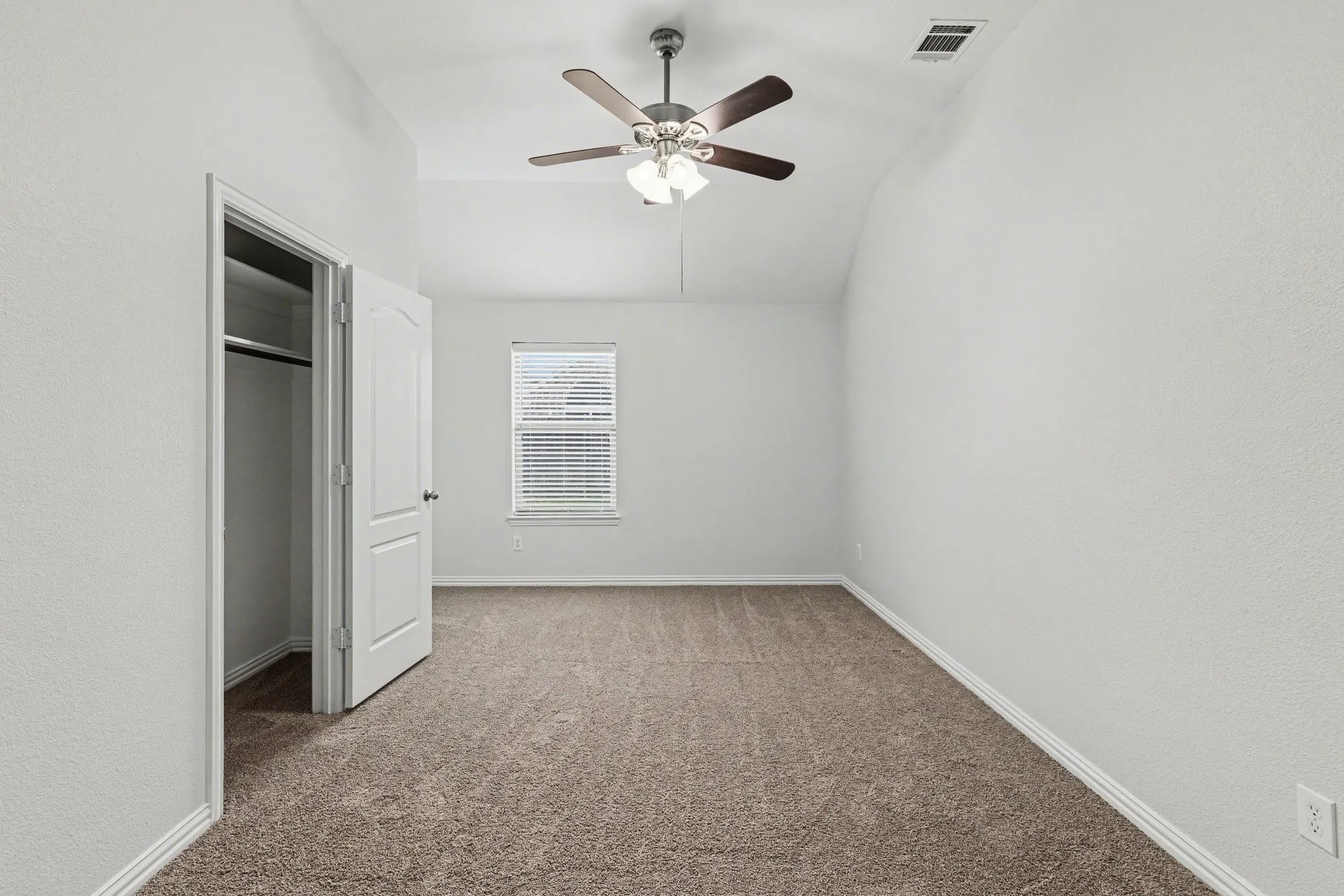Single Family Residence For Sale in Denton County , 2617 Annamarie Drive, Little Elm, Texas 75068, 4 Bedroom, 2 Bathroom, 2 Garage spaces, 2,021 Sqft, built in 2014, mls#21257418, Real Estate Agent in Little Elm, Homes For Sale in Denton county, Homes For Sale in Little Elm, Realtor in Little Elm Texas, Real Estate Brokerage Independent Realty Texas, Luminita Cordes Realtor