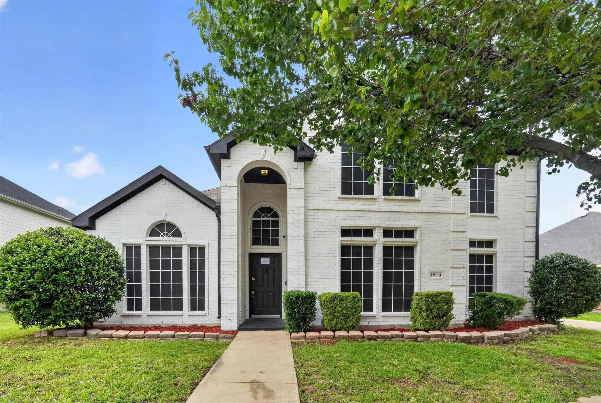 Single Family Residence For Sale in Tarrant County , 1513 Brighton Drive, Mansfield, Texas 76063, 4 Bedroom, 3 Bathroom, 2 Garage spaces, 2,607 Sqft, built in 2000, Preowned, mls#21256740, Real Estate Agent in Mansfield, Homes For Sale in Tarrant county, Homes For Sale in Mansfield, Realtor in Mansfield Texas, Real Estate Brokerage Independent Realty Texas, Luminita Cordes Realtor