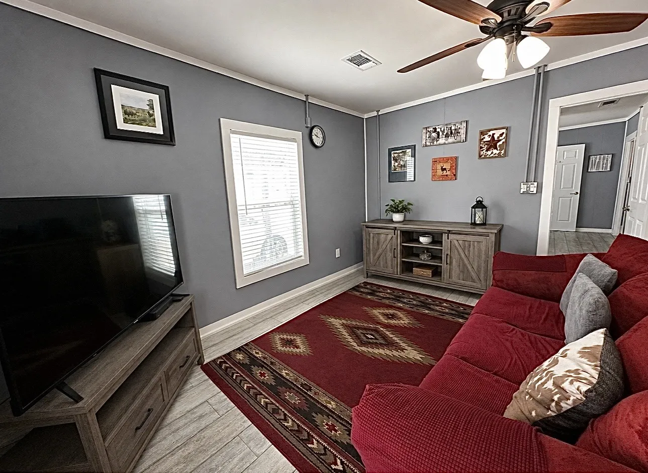 Single Family Residence For Sale in Comanche County , 506 W Grand Avenue, Comanche, Texas 76442, 2 Bedroom, 1 Bathroom, Garage spaces, 988 Sqft, built in 1940, Preowned, mls#21256702, Real Estate Agent in Comanche, Homes For Sale in Comanche county, Homes For Sale in Comanche, Realtor in Comanche Texas, Real Estate Brokerage Independent Realty Texas, Luminita Cordes Realtor