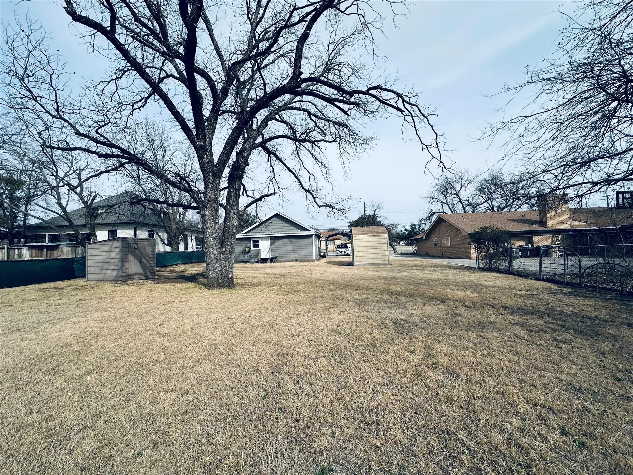 Single Family Residence For Sale in Comanche County , 506 W Grand Avenue, Comanche, Texas 76442, 2 Bedroom, 1 Bathroom, Garage spaces, 988 Sqft, built in 1940, Preowned, mls#21256702, Real Estate Agent in Comanche, Homes For Sale in Comanche county, Homes For Sale in Comanche, Realtor in Comanche Texas, Real Estate Brokerage Independent Realty Texas, Luminita Cordes Realtor