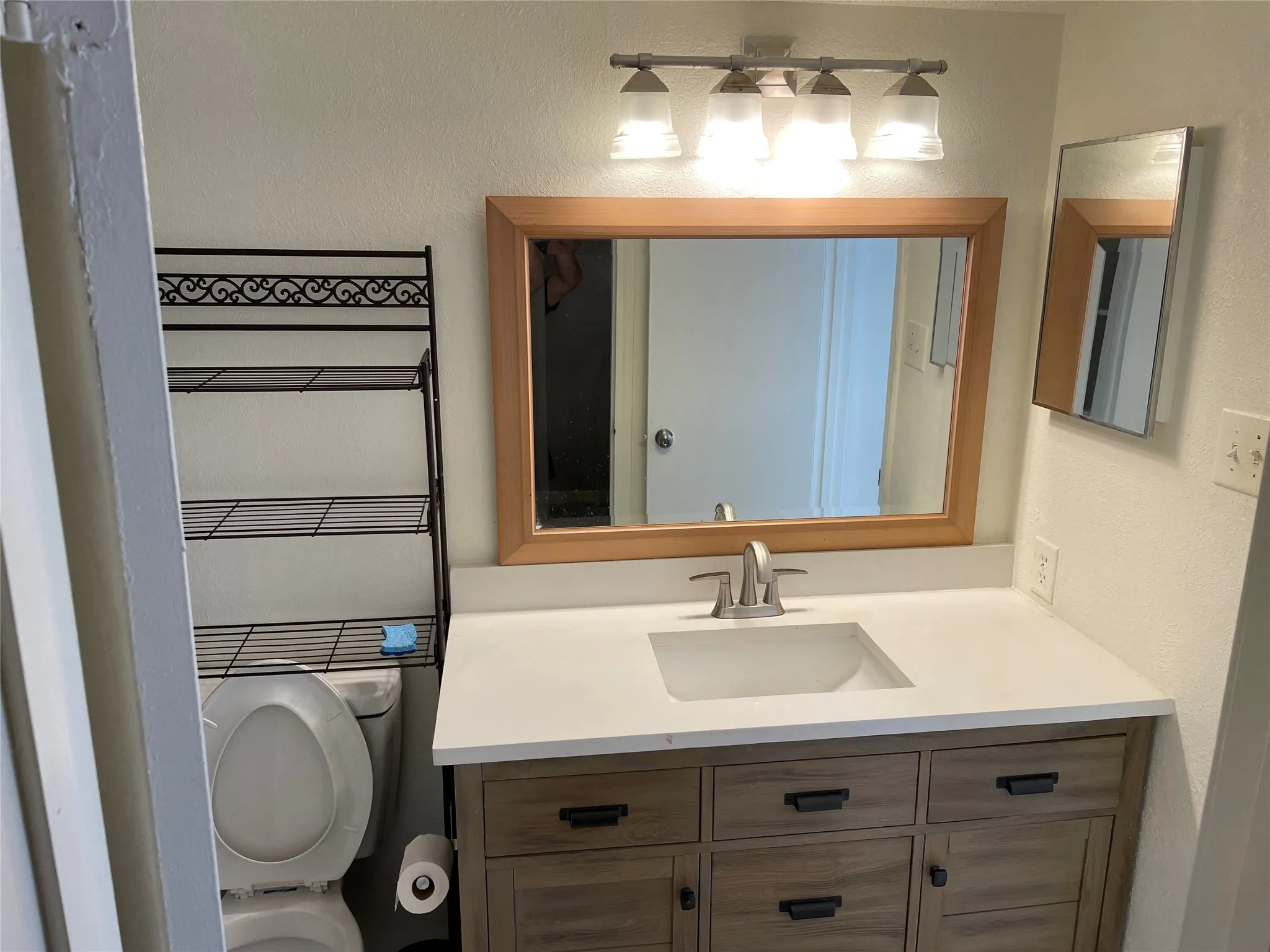 Condominium For Sale in Dallas County , 2313 Trellis Place, Richardson, Texas 75081, 3 Bedrooms, 3 Bathrooms, Garage spaces, 1,314 Sqft, built in 1973, Price $225,000, mls#21251324, Real Estate Agent in Richardson, Homes For Sale in Dallas county, Homes For Sale in Richardson, Realtor in Richardson Texas, Real Estate Brokerage Independent Realty Texas, Luminita Cordes Realtor