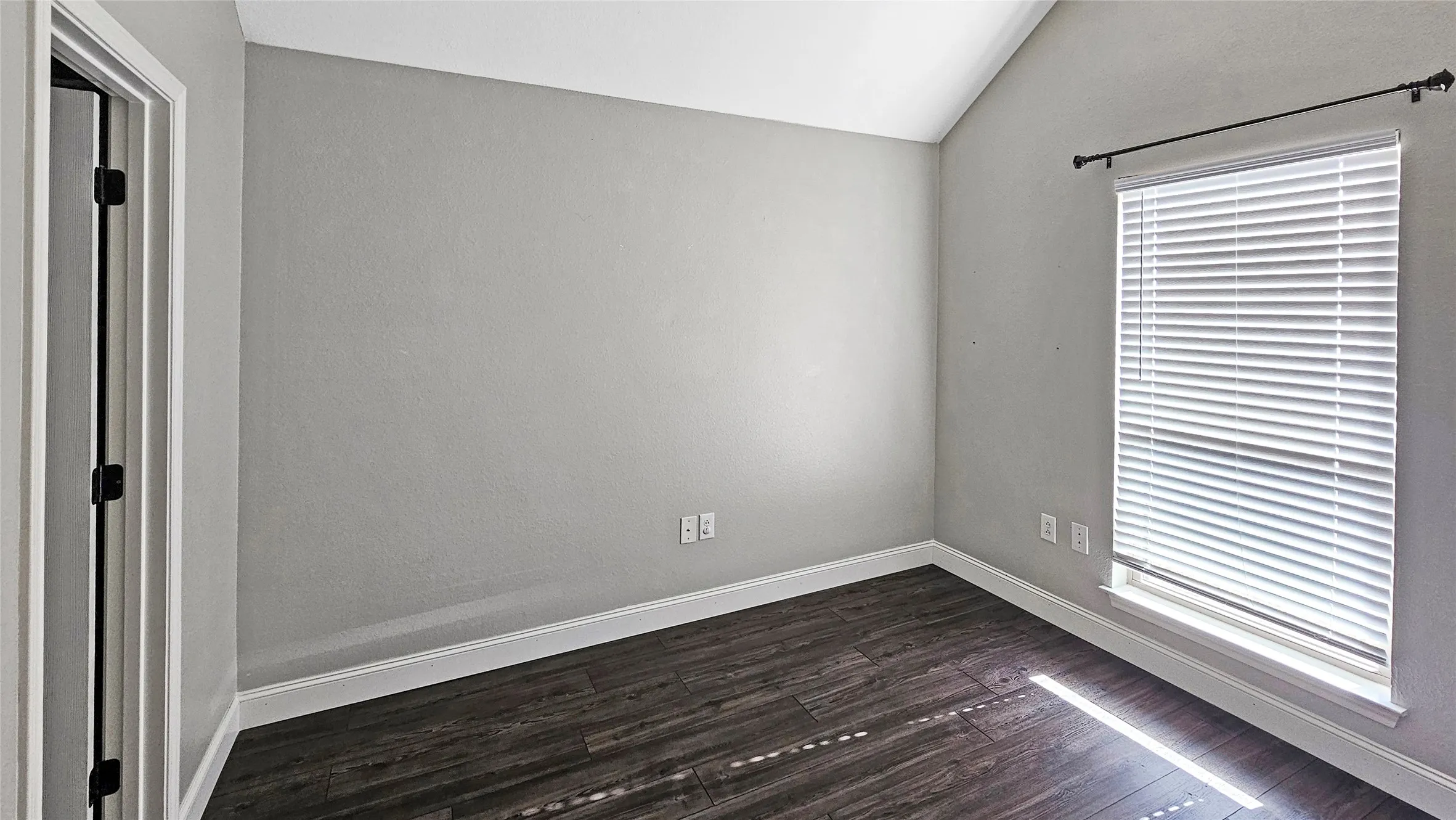 Single Family Residence For Rent in Taylor County , 914 Key Lane, Abilene, Texas 79602, 4 Bedrooms, 2 Bathrooms, 2 Garage spaces, 1,532 Sqft, built in 2014, Price $3,000, mls#21257465, Real Estate Agent in Abilene, Homes For Rent in Taylor county, Homes For Rent in Abilene, Realtor in Abilene Texas, Real Estate Brokerage Independent Realty Texas, Luminita Cordes Realtor