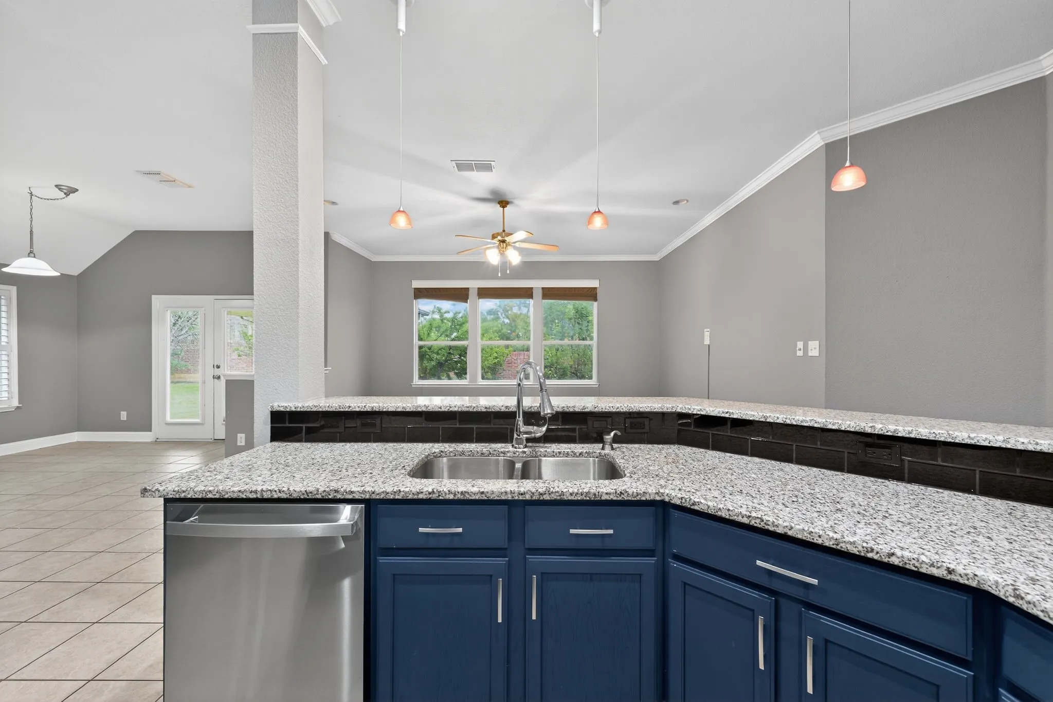 Single Family Residence For Sale in Tarrant County , 6308 Inverness Drive, North Richland Hills, Texas 76180, 3 Bedroom, 3 Bathroom, 3 Garage spaces, 2,841 Sqft, built in 2005, mls#21255128, Real Estate Agent in North Richland Hills, Homes For Sale in Tarrant county, Homes For Sale in North Richland Hills, Realtor in North Richland Hills Texas, Real Estate Brokerage Independent Realty Texas, Luminita Cordes Realtor