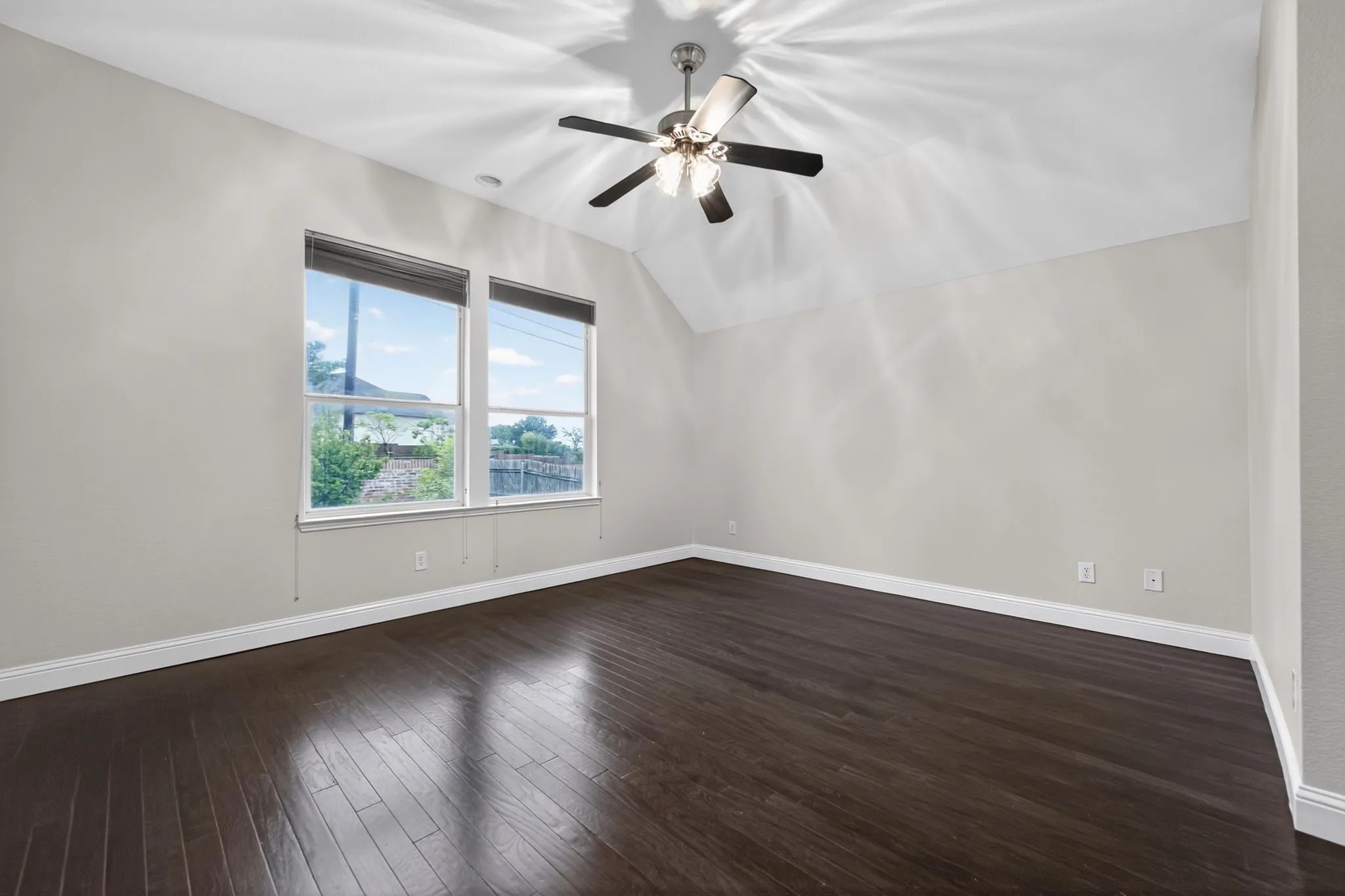 Single Family Residence For Sale in Tarrant County , 6308 Inverness Drive, North Richland Hills, Texas 76180, 3 Bedroom, 3 Bathroom, 3 Garage spaces, 2,841 Sqft, built in 2005, mls#21255128, Real Estate Agent in North Richland Hills, Homes For Sale in Tarrant county, Homes For Sale in North Richland Hills, Realtor in North Richland Hills Texas, Real Estate Brokerage Independent Realty Texas, Luminita Cordes Realtor