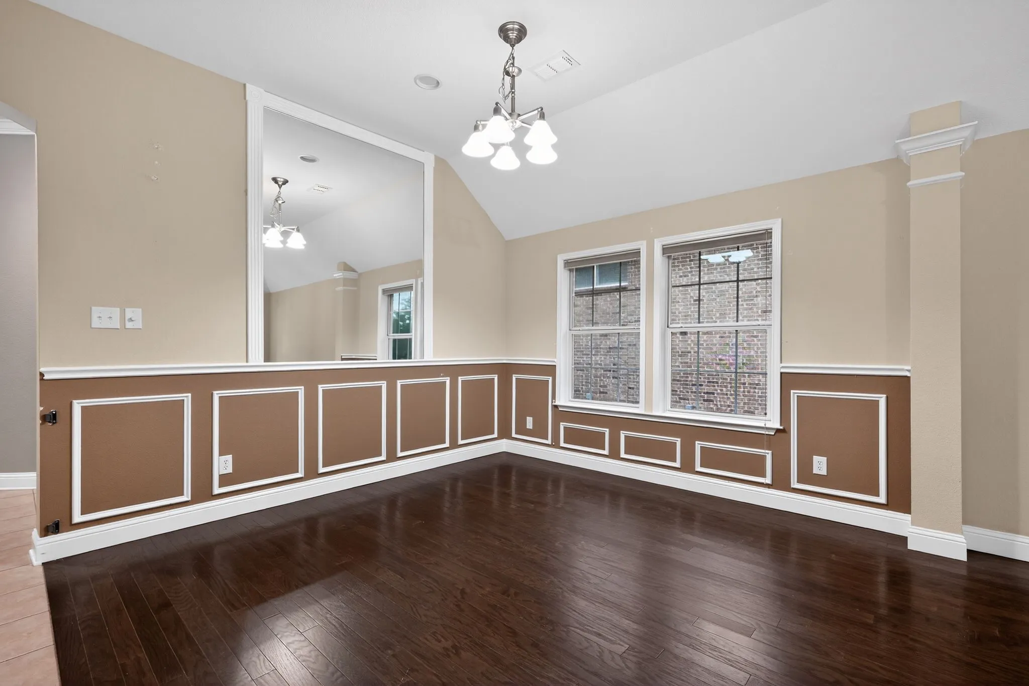 Single Family Residence For Sale in Tarrant County , 6308 Inverness Drive, North Richland Hills, Texas 76180, 3 Bedroom, 3 Bathroom, 3 Garage spaces, 2,841 Sqft, built in 2005, mls#21255128, Real Estate Agent in North Richland Hills, Homes For Sale in Tarrant county, Homes For Sale in North Richland Hills, Realtor in North Richland Hills Texas, Real Estate Brokerage Independent Realty Texas, Luminita Cordes Realtor