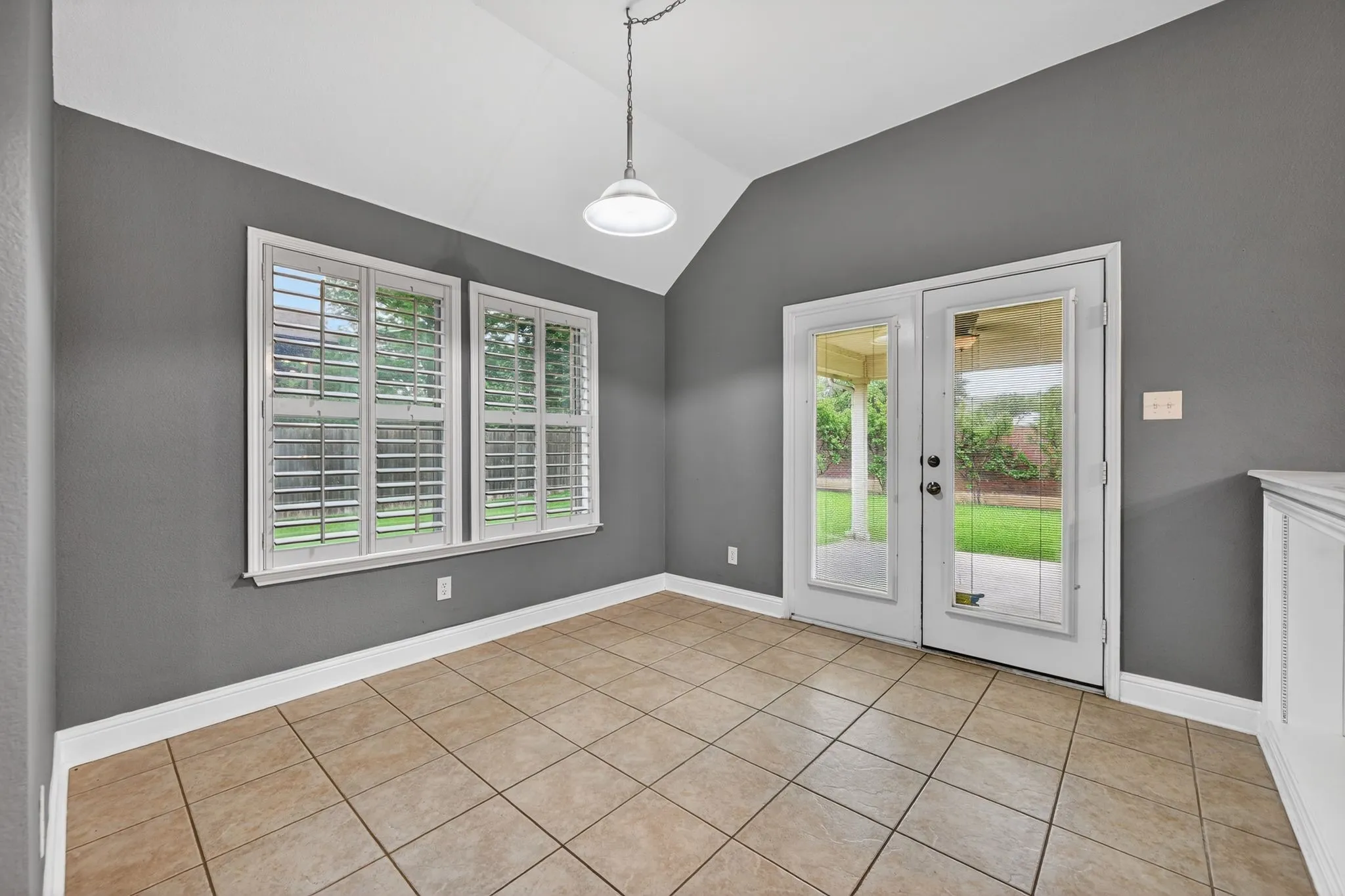 Single Family Residence For Sale in Tarrant County , 6308 Inverness Drive, North Richland Hills, Texas 76180, 3 Bedroom, 3 Bathroom, 3 Garage spaces, 2,841 Sqft, built in 2005, mls#21255128, Real Estate Agent in North Richland Hills, Homes For Sale in Tarrant county, Homes For Sale in North Richland Hills, Realtor in North Richland Hills Texas, Real Estate Brokerage Independent Realty Texas, Luminita Cordes Realtor