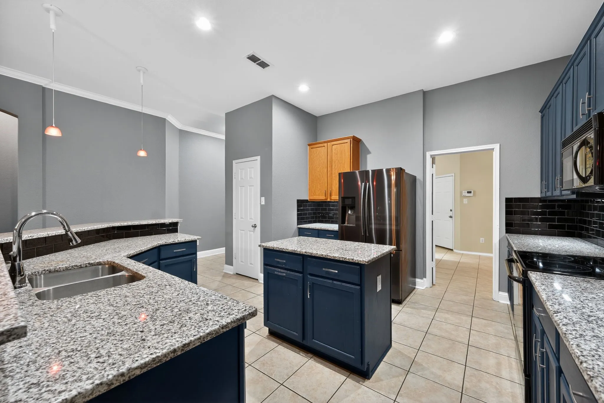 Single Family Residence For Sale in Tarrant County , 6308 Inverness Drive, North Richland Hills, Texas 76180, 3 Bedroom, 3 Bathroom, 3 Garage spaces, 2,841 Sqft, built in 2005, mls#21255128, Real Estate Agent in North Richland Hills, Homes For Sale in Tarrant county, Homes For Sale in North Richland Hills, Realtor in North Richland Hills Texas, Real Estate Brokerage Independent Realty Texas, Luminita Cordes Realtor