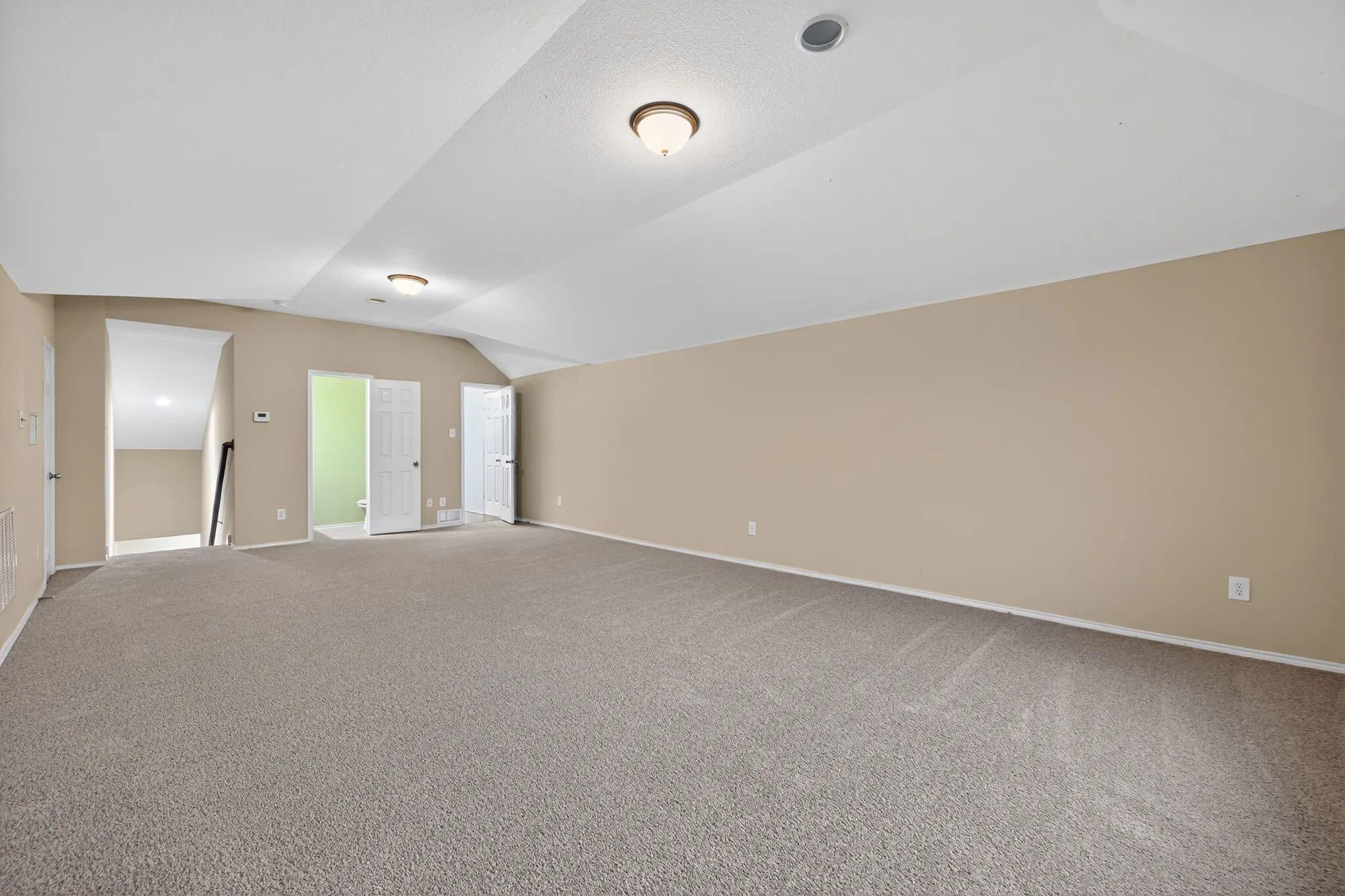 Single Family Residence For Sale in Tarrant County , 6308 Inverness Drive, North Richland Hills, Texas 76180, 3 Bedroom, 3 Bathroom, 3 Garage spaces, 2,841 Sqft, built in 2005, mls#21255128, Real Estate Agent in North Richland Hills, Homes For Sale in Tarrant county, Homes For Sale in North Richland Hills, Realtor in North Richland Hills Texas, Real Estate Brokerage Independent Realty Texas, Luminita Cordes Realtor