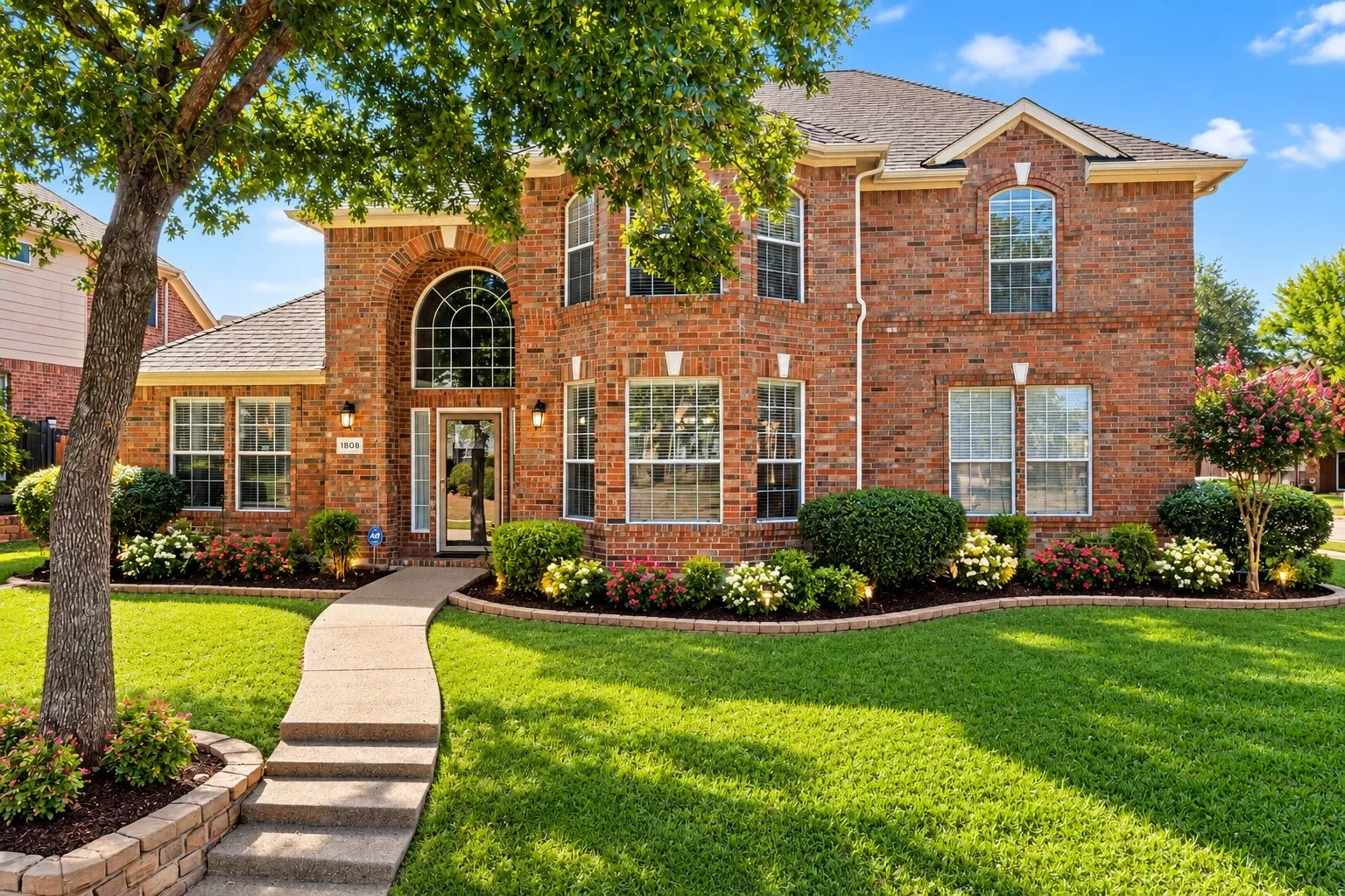 Single Family Residence For Sale in Tarrant County , 1808 Paddington Court, Arlington, Texas 76017, 4 Bedroom, 4 Bathroom, 2 Garage spaces, 3,472 Sqft, built in 1996, Preowned, mls#21250034, Real Estate Agent in Arlington, Homes For Sale in Tarrant county, Homes For Sale in Arlington, Realtor in Arlington Texas, Real Estate Brokerage Independent Realty Texas, Luminita Cordes Realtor