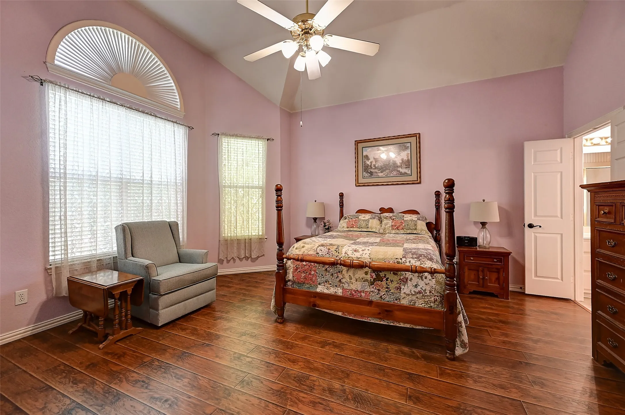 Single Family Residence For Sale in Dallas County , 6608 Barclay Lane, Garland, Texas 75044, 5 Bedrooms, 4 Bathrooms, 2 Garage spaces, 3,719 Sqft, built in 1996, Preowned, Price $690,000, mls#21244426, Real Estate Agent in Garland, Homes For Sale in Dallas county, Homes For Sale in Garland, Realtor in Garland Texas, Real Estate Brokerage Independent Realty Texas, Luminita Cordes Realtor