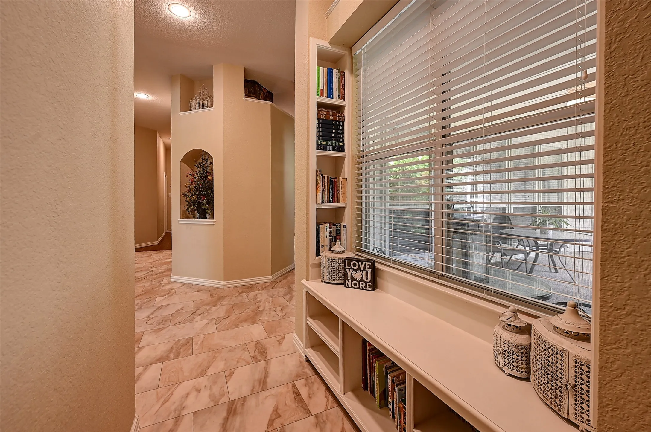 Single Family Residence For Sale in Dallas County , 6608 Barclay Lane, Garland, Texas 75044, 5 Bedrooms, 4 Bathrooms, 2 Garage spaces, 3,719 Sqft, built in 1996, Preowned, Price $690,000, mls#21244426, Real Estate Agent in Garland, Homes For Sale in Dallas county, Homes For Sale in Garland, Realtor in Garland Texas, Real Estate Brokerage Independent Realty Texas, Luminita Cordes Realtor