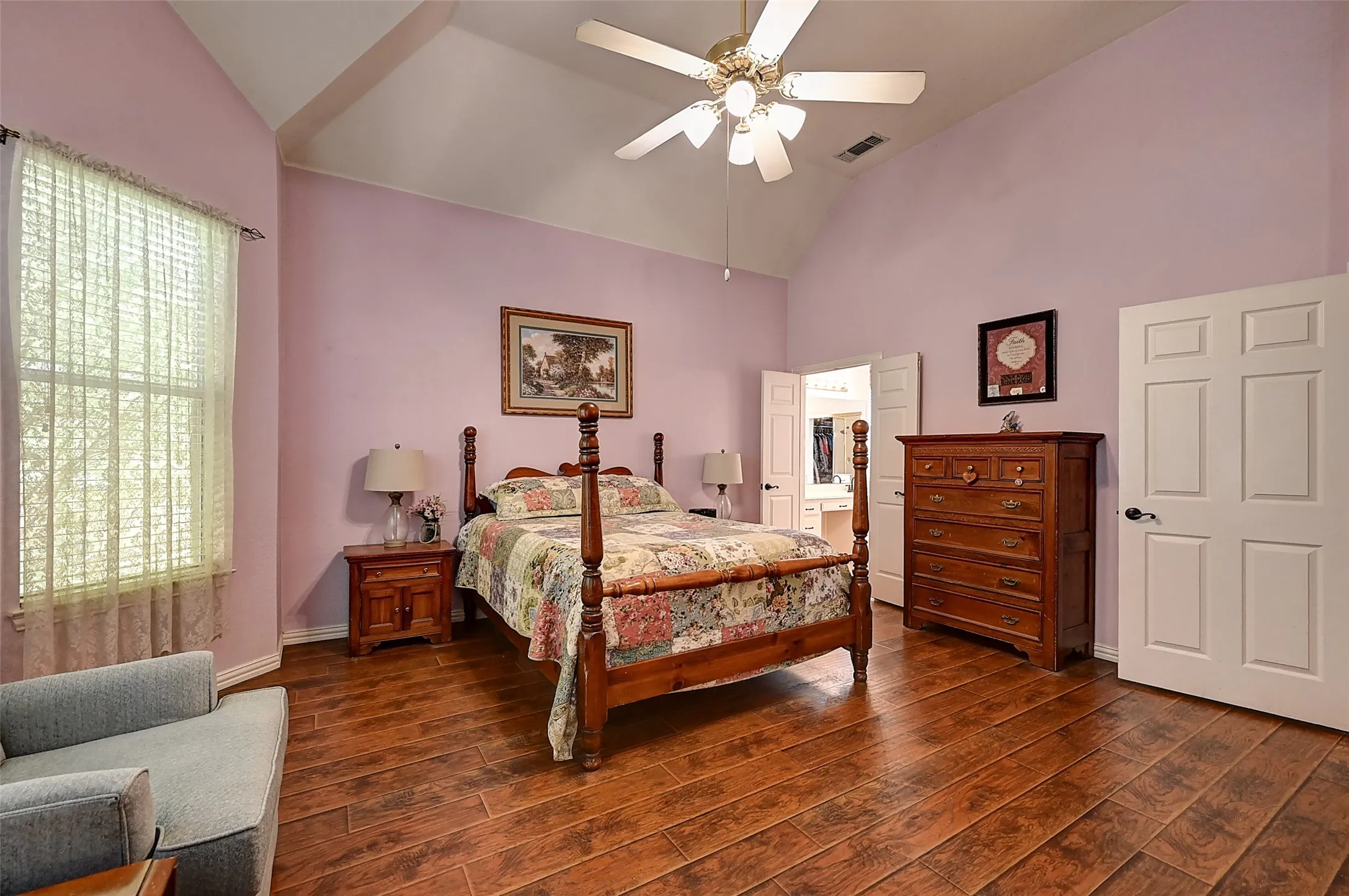 Single Family Residence For Sale in Dallas County , 6608 Barclay Lane, Garland, Texas 75044, 5 Bedrooms, 4 Bathrooms, 2 Garage spaces, 3,719 Sqft, built in 1996, Preowned, Price $690,000, mls#21244426, Real Estate Agent in Garland, Homes For Sale in Dallas county, Homes For Sale in Garland, Realtor in Garland Texas, Real Estate Brokerage Independent Realty Texas, Luminita Cordes Realtor