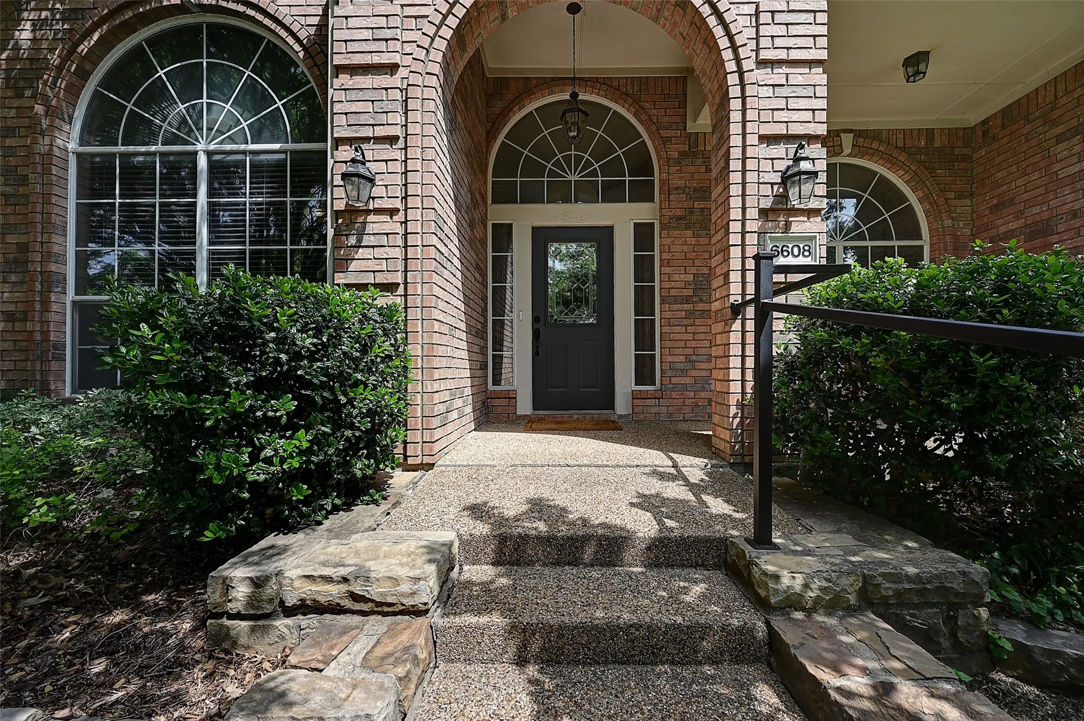 Single Family Residence For Sale in Dallas County , 6608 Barclay Lane, Garland, Texas 75044, 5 Bedrooms, 4 Bathrooms, 2 Garage spaces, 3,719 Sqft, built in 1996, Preowned, Price $690,000, mls#21244426, Real Estate Agent in Garland, Homes For Sale in Dallas county, Homes For Sale in Garland, Realtor in Garland Texas, Real Estate Brokerage Independent Realty Texas, Luminita Cordes Realtor