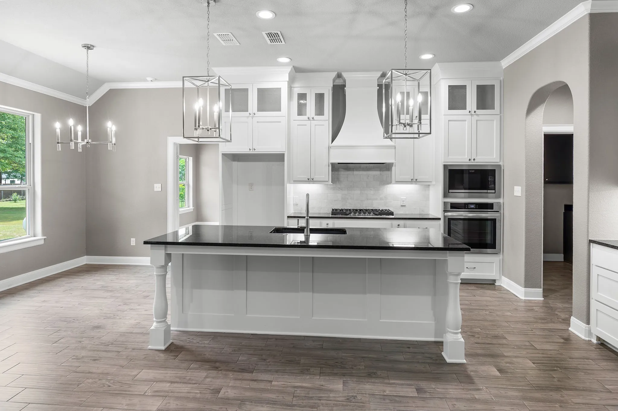 Single Family Residence For Sale in Wood County , 189 County Road 2321, Mineola, Texas 75773, 4 Bedrooms, 2 Bathrooms, 2 Garage spaces, 2,300 Sqft, built in 2015, Price $460,000, mls#21256521, Real Estate Agent in Mineola, Homes For Sale in Wood county, Homes For Sale in Mineola, Realtor in Mineola Texas, Real Estate Brokerage Independent Realty Texas, Luminita Cordes Realtor
