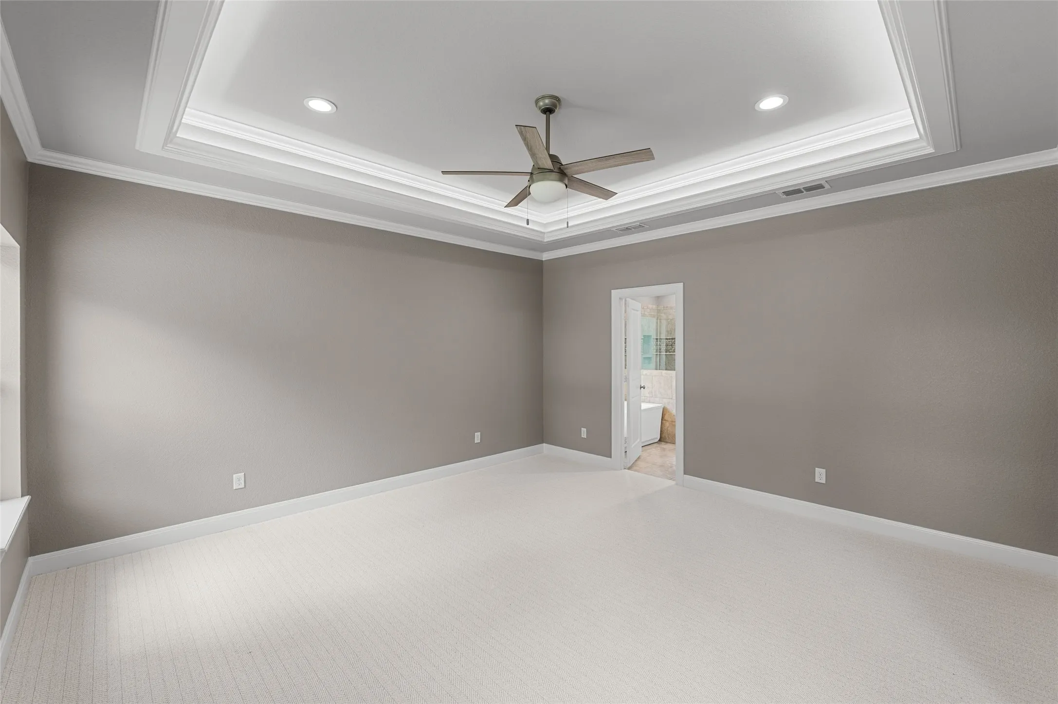 Single Family Residence For Sale in Wood County , 189 County Road 2321, Mineola, Texas 75773, 4 Bedrooms, 2 Bathrooms, 2 Garage spaces, 2,300 Sqft, built in 2015, Price $460,000, mls#21256521, Real Estate Agent in Mineola, Homes For Sale in Wood county, Homes For Sale in Mineola, Realtor in Mineola Texas, Real Estate Brokerage Independent Realty Texas, Luminita Cordes Realtor
