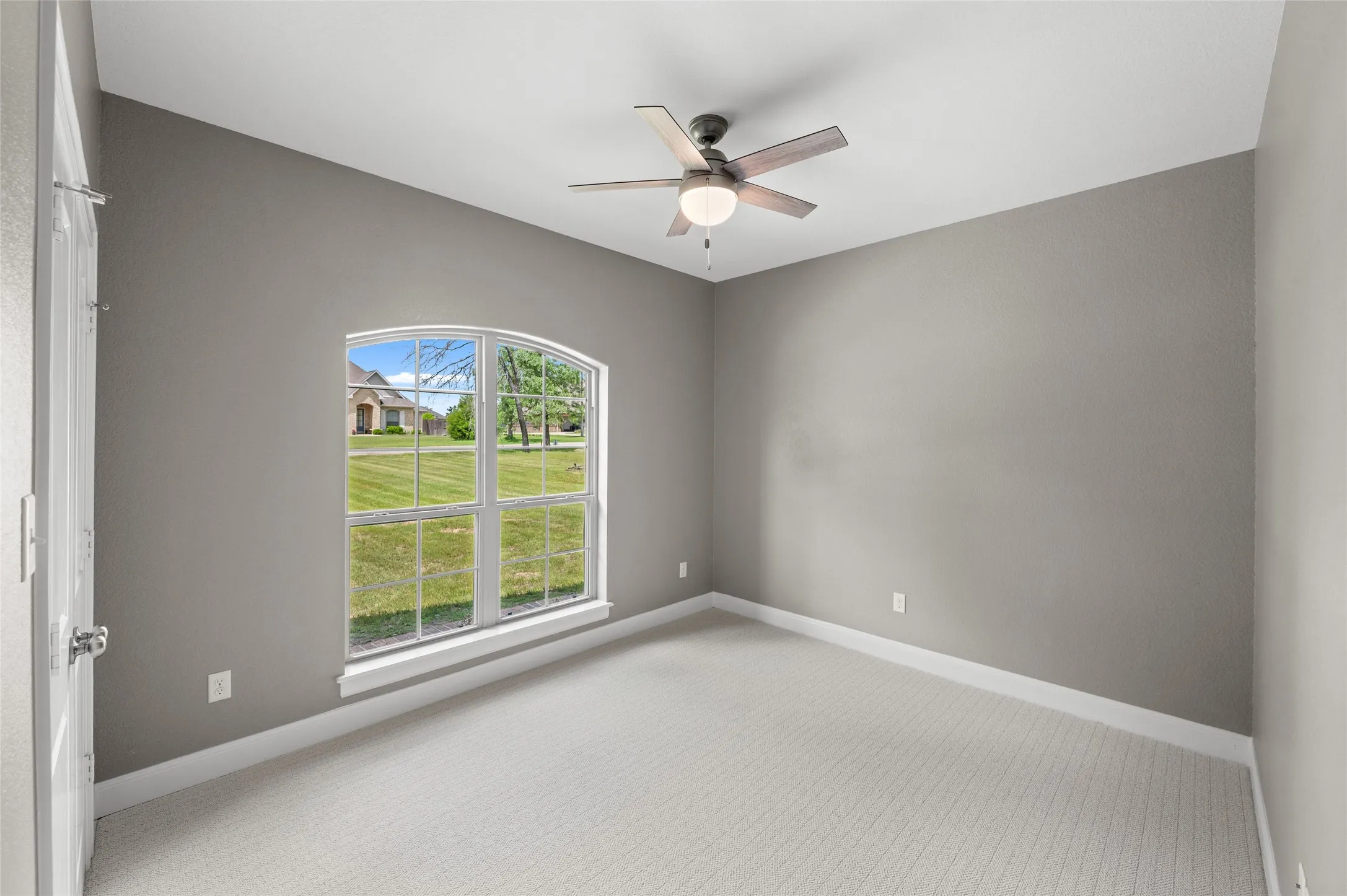 Single Family Residence For Sale in Wood County , 189 County Road 2321, Mineola, Texas 75773, 4 Bedrooms, 2 Bathrooms, 2 Garage spaces, 2,300 Sqft, built in 2015, Price $460,000, mls#21256521, Real Estate Agent in Mineola, Homes For Sale in Wood county, Homes For Sale in Mineola, Realtor in Mineola Texas, Real Estate Brokerage Independent Realty Texas, Luminita Cordes Realtor