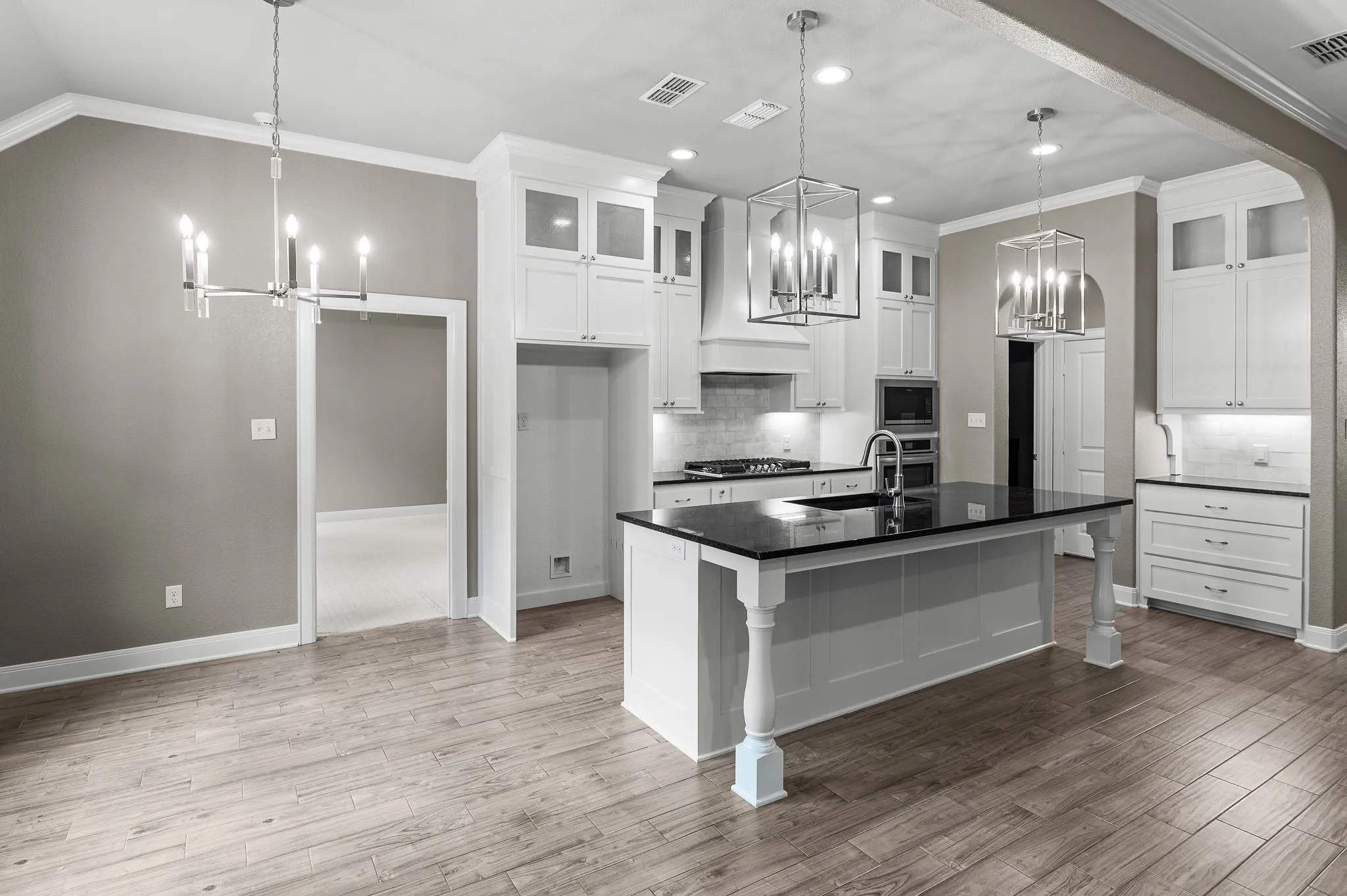 Single Family Residence For Sale in Wood County , 189 County Road 2321, Mineola, Texas 75773, 4 Bedrooms, 2 Bathrooms, 2 Garage spaces, 2,300 Sqft, built in 2015, Price $460,000, mls#21256521, Real Estate Agent in Mineola, Homes For Sale in Wood county, Homes For Sale in Mineola, Realtor in Mineola Texas, Real Estate Brokerage Independent Realty Texas, Luminita Cordes Realtor