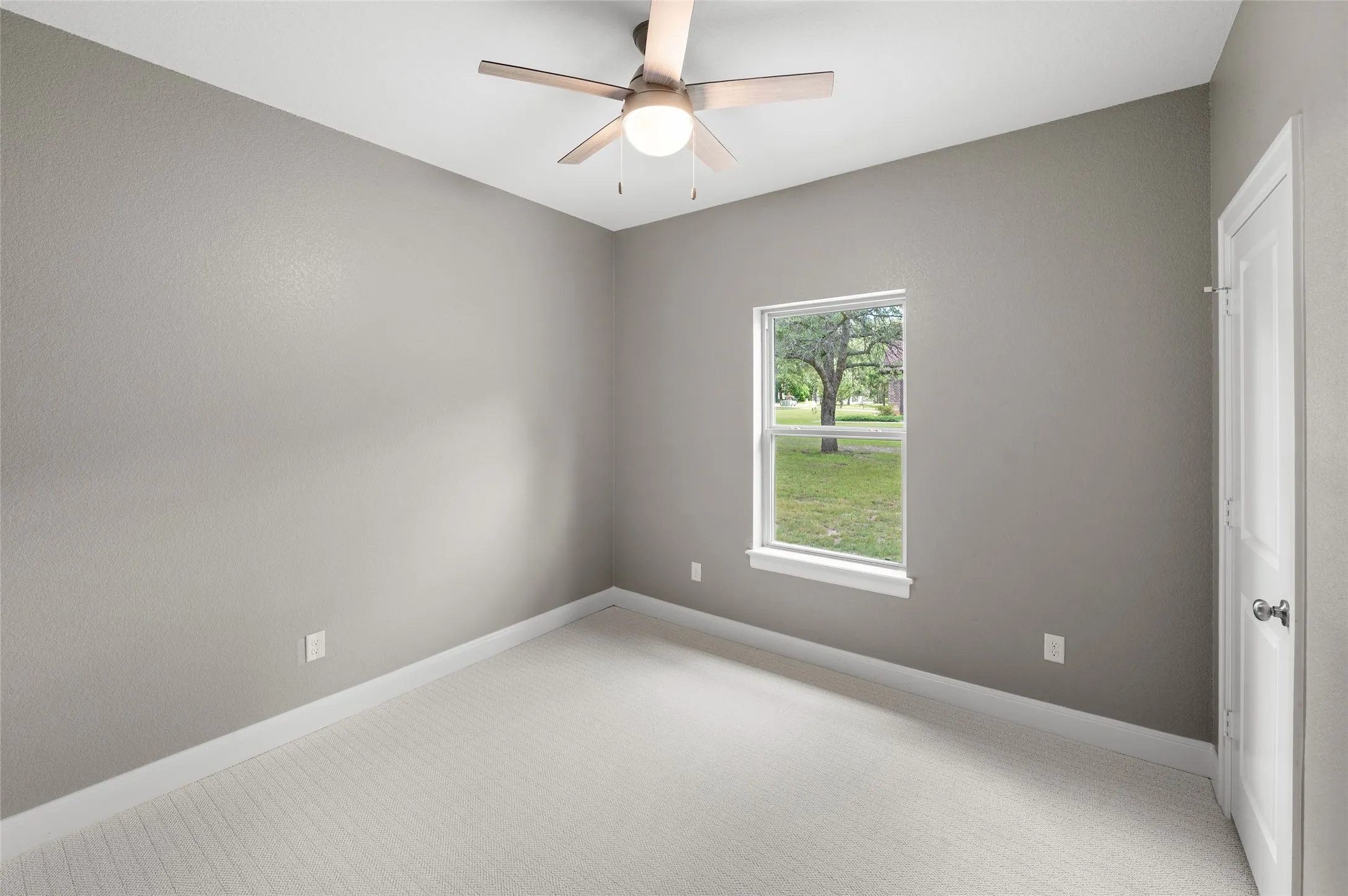 Single Family Residence For Sale in Wood County , 189 County Road 2321, Mineola, Texas 75773, 4 Bedrooms, 2 Bathrooms, 2 Garage spaces, 2,300 Sqft, built in 2015, Price $460,000, mls#21256521, Real Estate Agent in Mineola, Homes For Sale in Wood county, Homes For Sale in Mineola, Realtor in Mineola Texas, Real Estate Brokerage Independent Realty Texas, Luminita Cordes Realtor