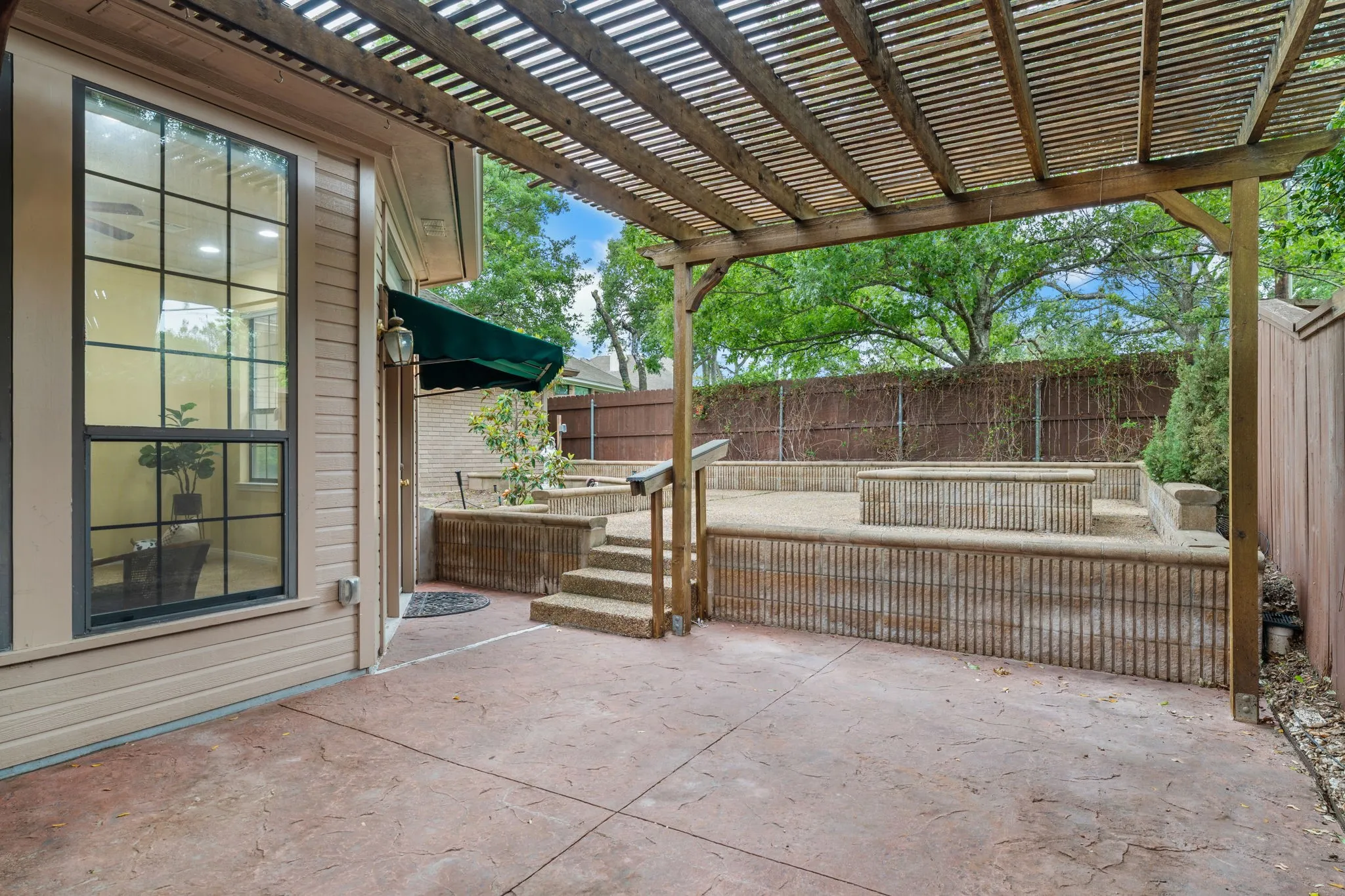 Single Family Residence For Sale in Mc Lennan County , 80 Sugar Creek Place, Woodway, Texas 76712, 3 Bedroom, 3 Bathroom, 2 Garage spaces, 2,816 Sqft, built in 1990, mls#21256517, Real Estate Agent in Woodway, Homes For Sale in Mc Lennan county, Homes For Sale in Woodway, Realtor in Woodway Texas, Real Estate Brokerage Independent Realty Texas, Luminita Cordes Realtor