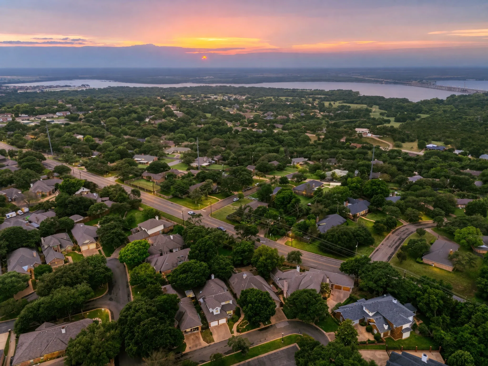 Single Family Residence For Sale in Mc Lennan County , 80 Sugar Creek Place, Woodway, Texas 76712, 3 Bedroom, 3 Bathroom, 2 Garage spaces, 2,816 Sqft, built in 1990, mls#21256517, Real Estate Agent in Woodway, Homes For Sale in Mc Lennan county, Homes For Sale in Woodway, Realtor in Woodway Texas, Real Estate Brokerage Independent Realty Texas, Luminita Cordes Realtor
