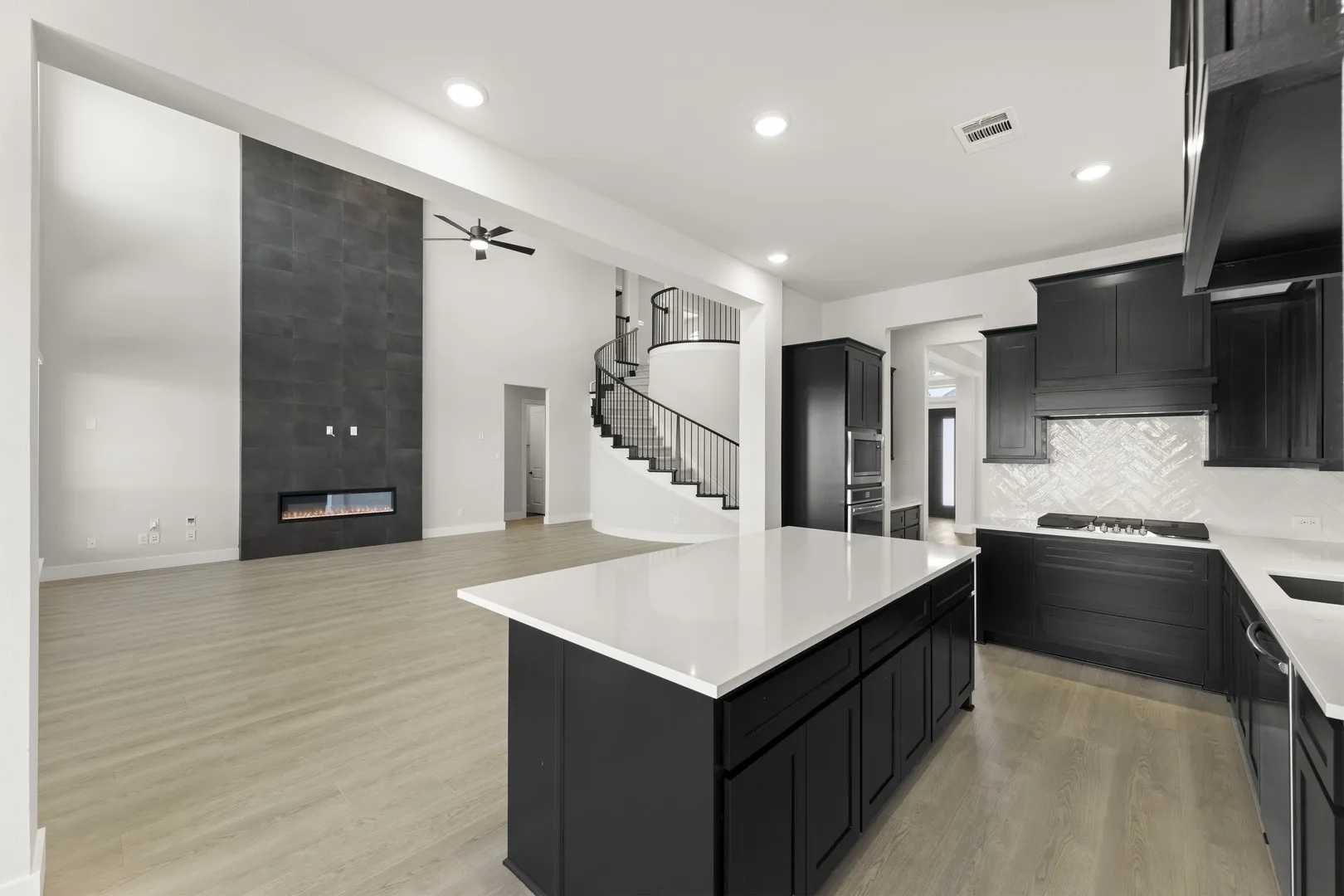 12. 12434 Beaver Creek - Kitchen (4)