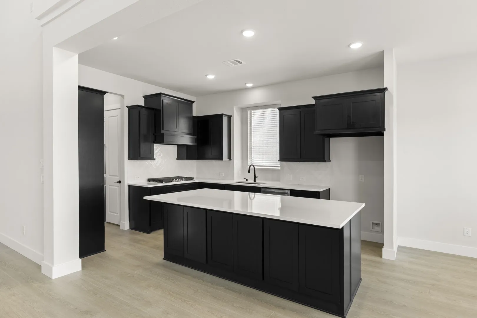 10. 12434 Beaver Creek - Kitchen (2)