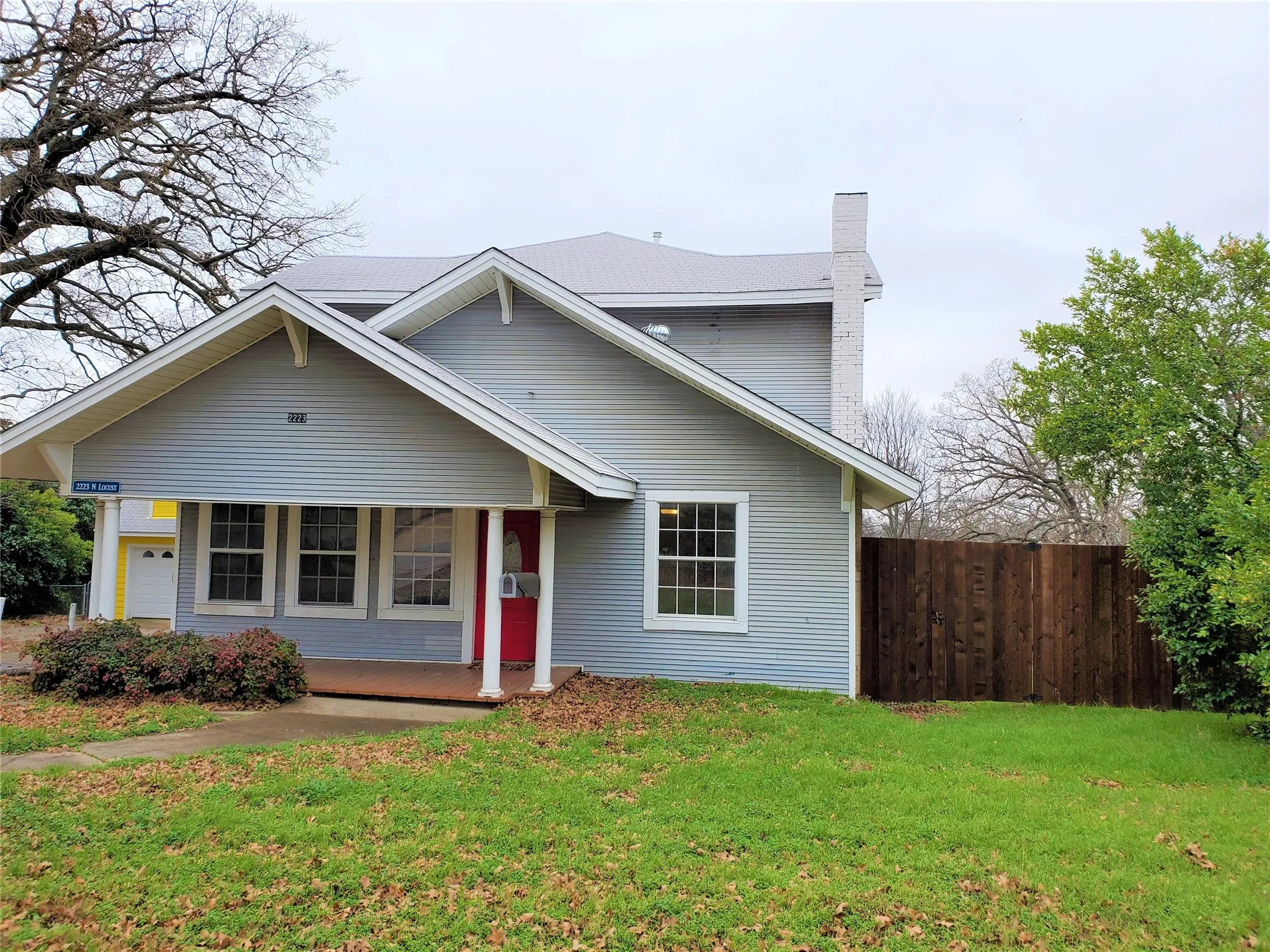 Single Family Residence For Rent in Denton County , 2223 N Locust Street, Denton, Texas 76209, 4 Bedroom, 4 Bathroom, Garage spaces, 2,244 Sqft, built in 1965, Preowned, mls#21257635, Real Estate Agent in Denton, Homes For Rent in Denton county, Homes For Rent in Denton, Realtor in Denton Texas, Real Estate Brokerage Independent Realty Texas, Luminita Cordes Realtor