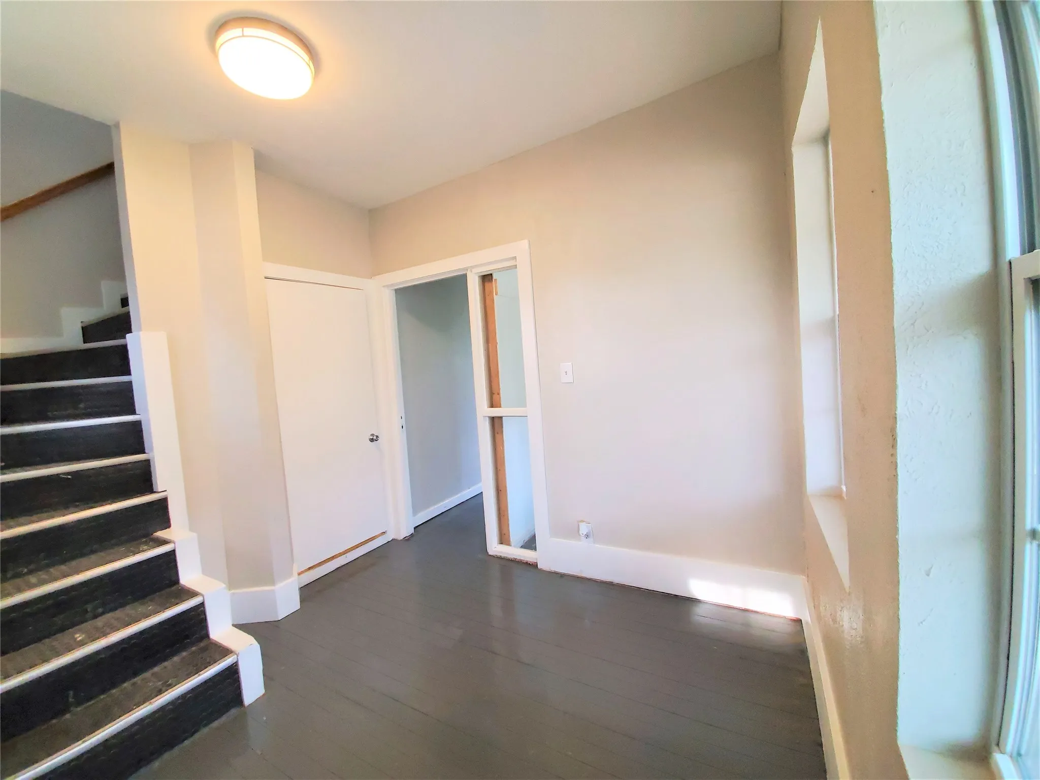 Single Family Residence For Rent in Denton County , 2223 N Locust Street, Denton, Texas 76209, 4 Bedroom, 4 Bathroom, Garage spaces, 2,244 Sqft, built in 1965, Preowned, mls#21257635, Real Estate Agent in Denton, Homes For Rent in Denton county, Homes For Rent in Denton, Realtor in Denton Texas, Real Estate Brokerage Independent Realty Texas, Luminita Cordes Realtor